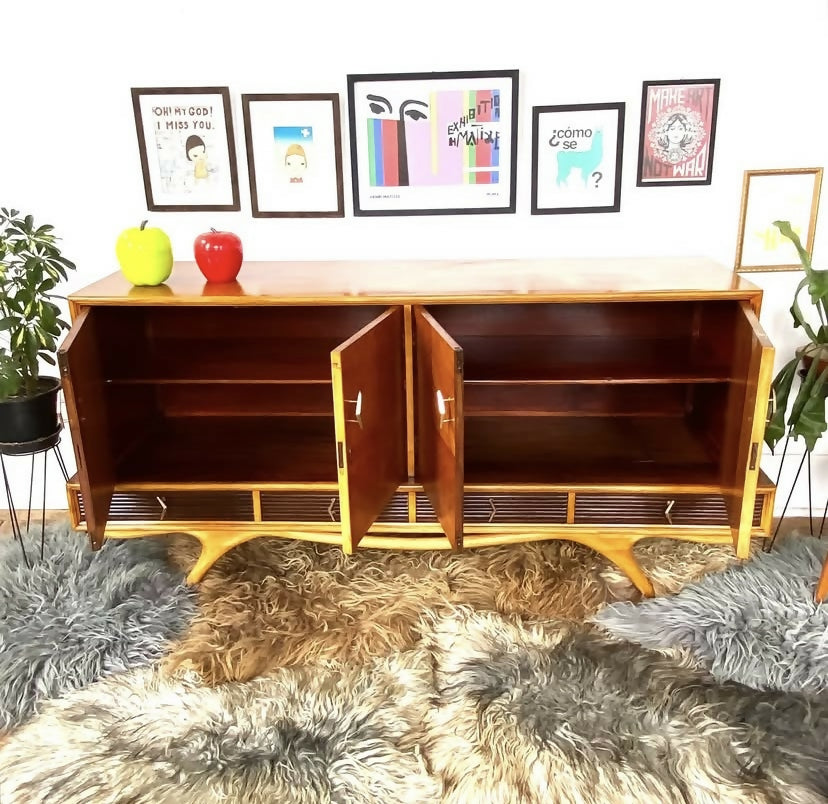 Buffet anos 50 em caviuna