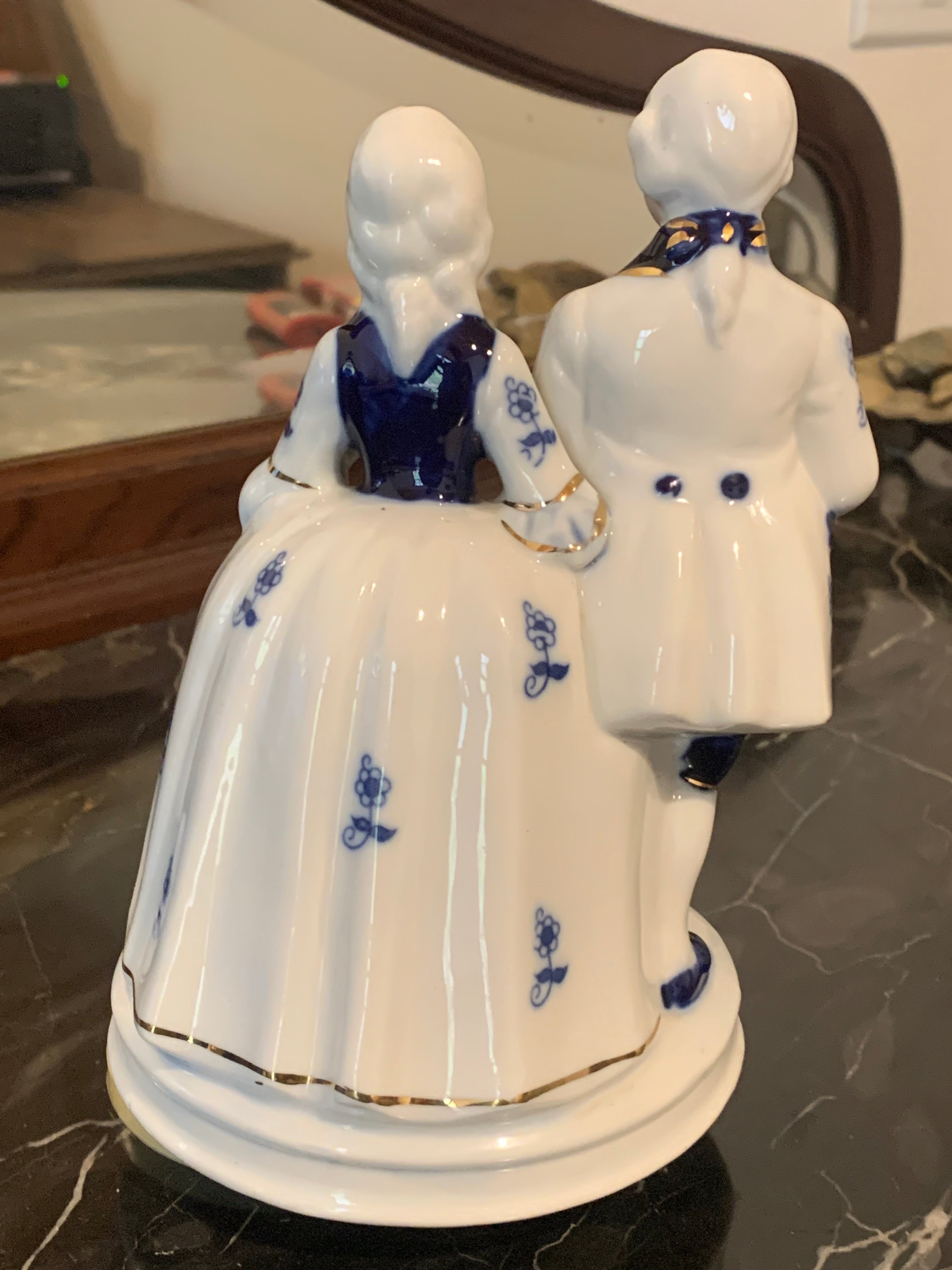 Antiga caixa de música em porcelana portuguesa funcionando!