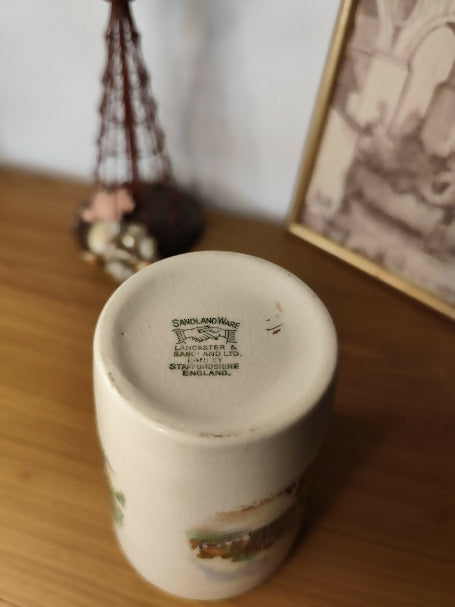 Copo inglês em porcelana Sandland Ware - &quot;Down Somerset Way&quot;