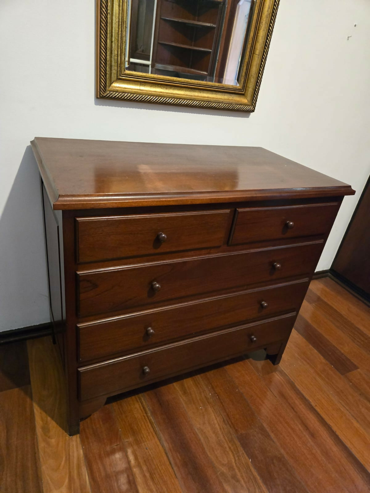 Cômoda Vintage em Madeira Maciça – Anos 80