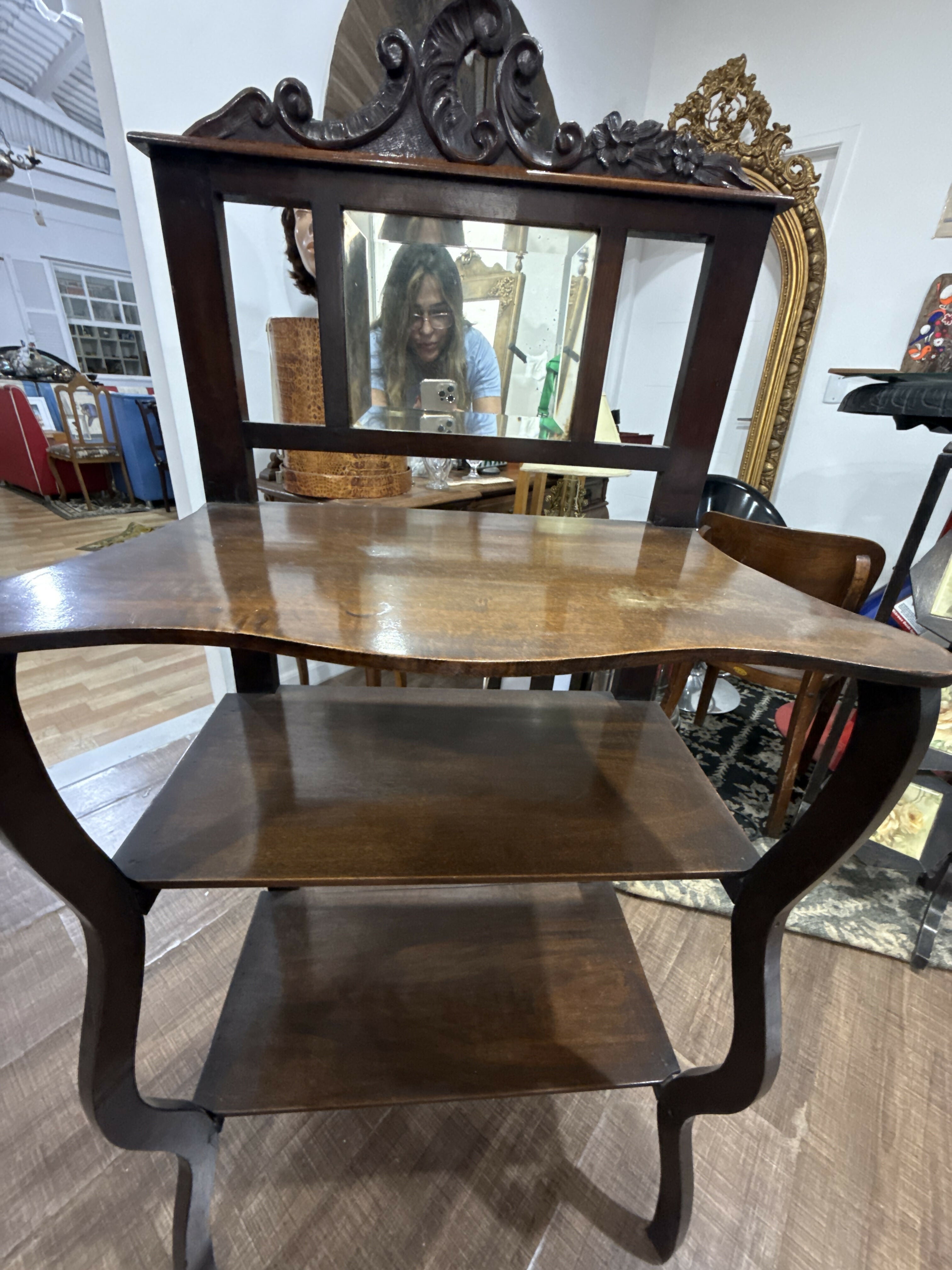 Porta Bibelô / Móvel de Apoio com Espelho – Início do Século XX – Madeira Nobre 🌟