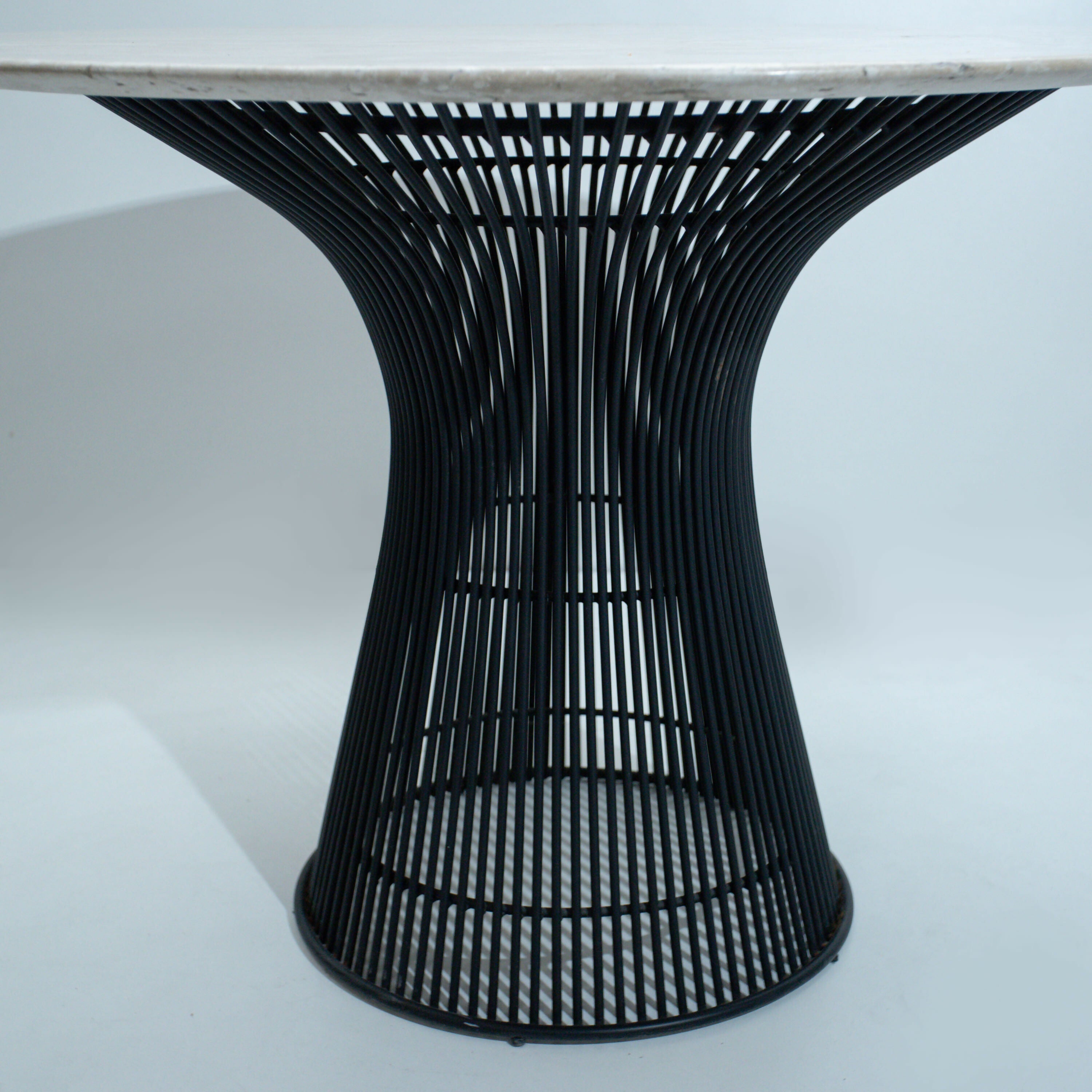 Mesa Warren Platner em metal e mármore