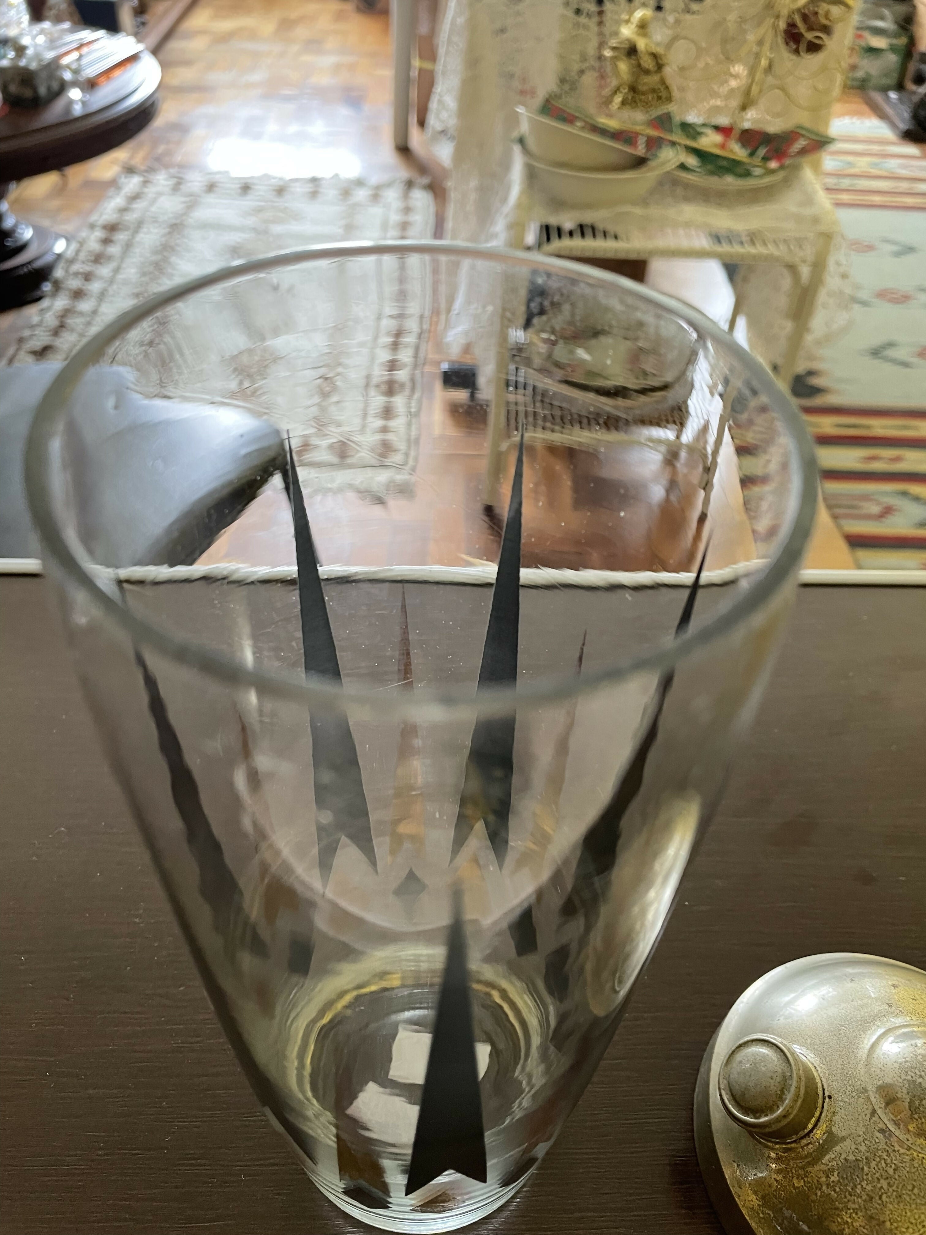 Coqueteleira vintage em vidro e tampa de metal