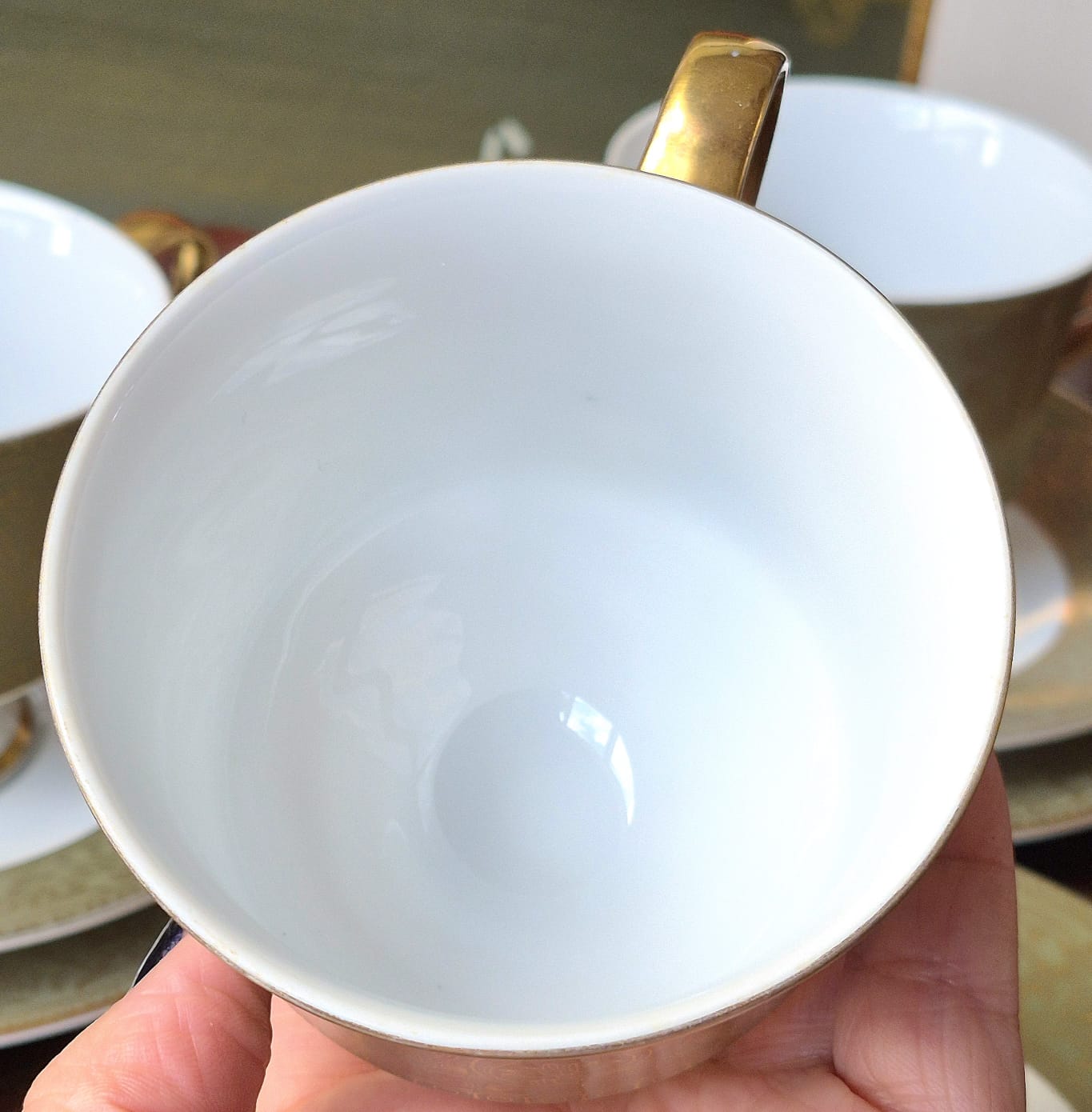 Trio de chá  em porcelana fina vintage japonesa Sango, modelo Versailles.  Impecável e chique. Douração à ouro intacta. 2 trios disponíveis