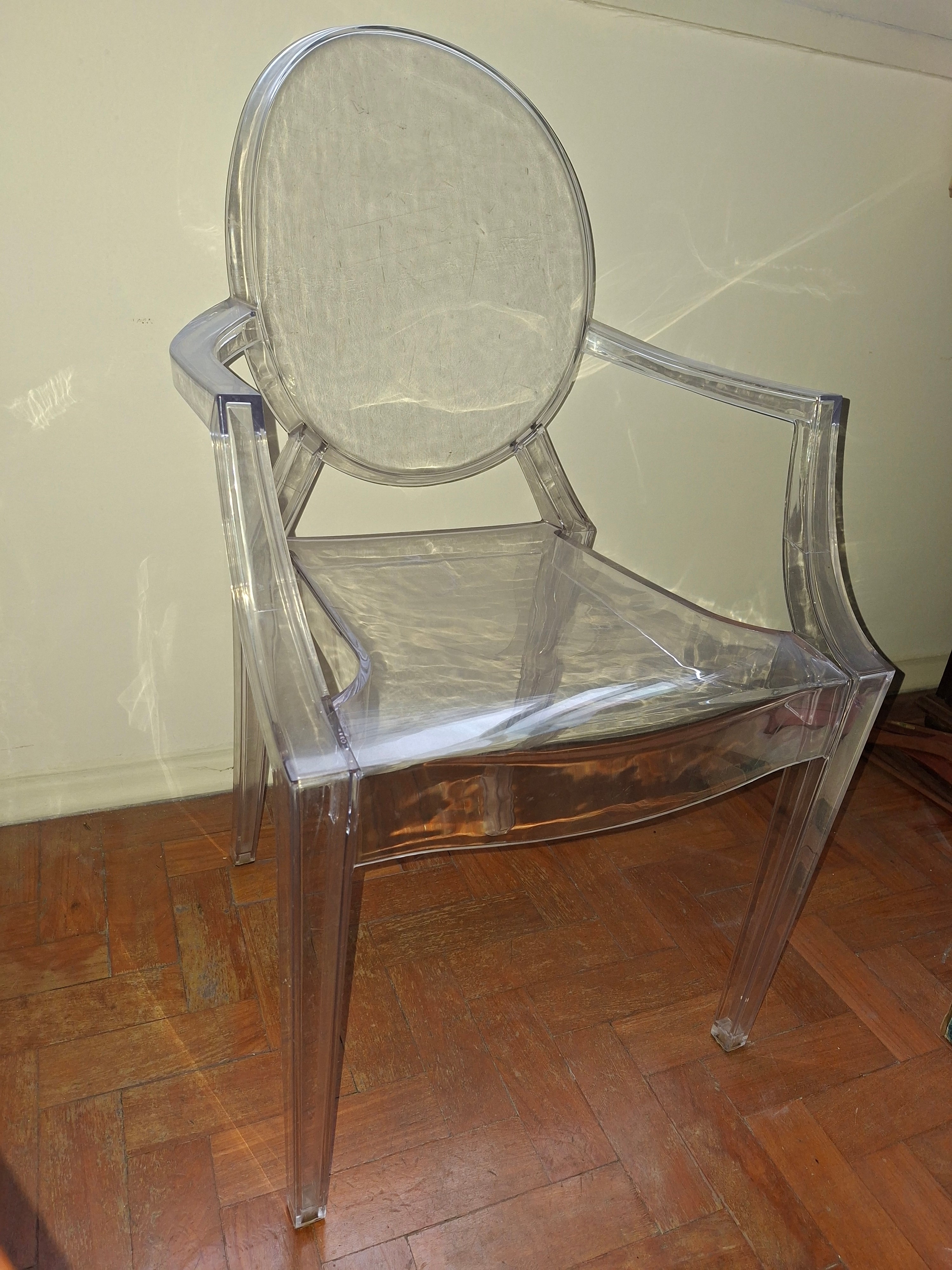 Cadeira Louis Ghost transparente 