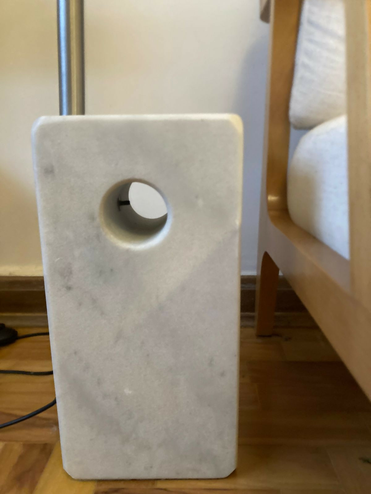 Luminária Phoenix – Rivatti Arc Lamp | Base em mármore