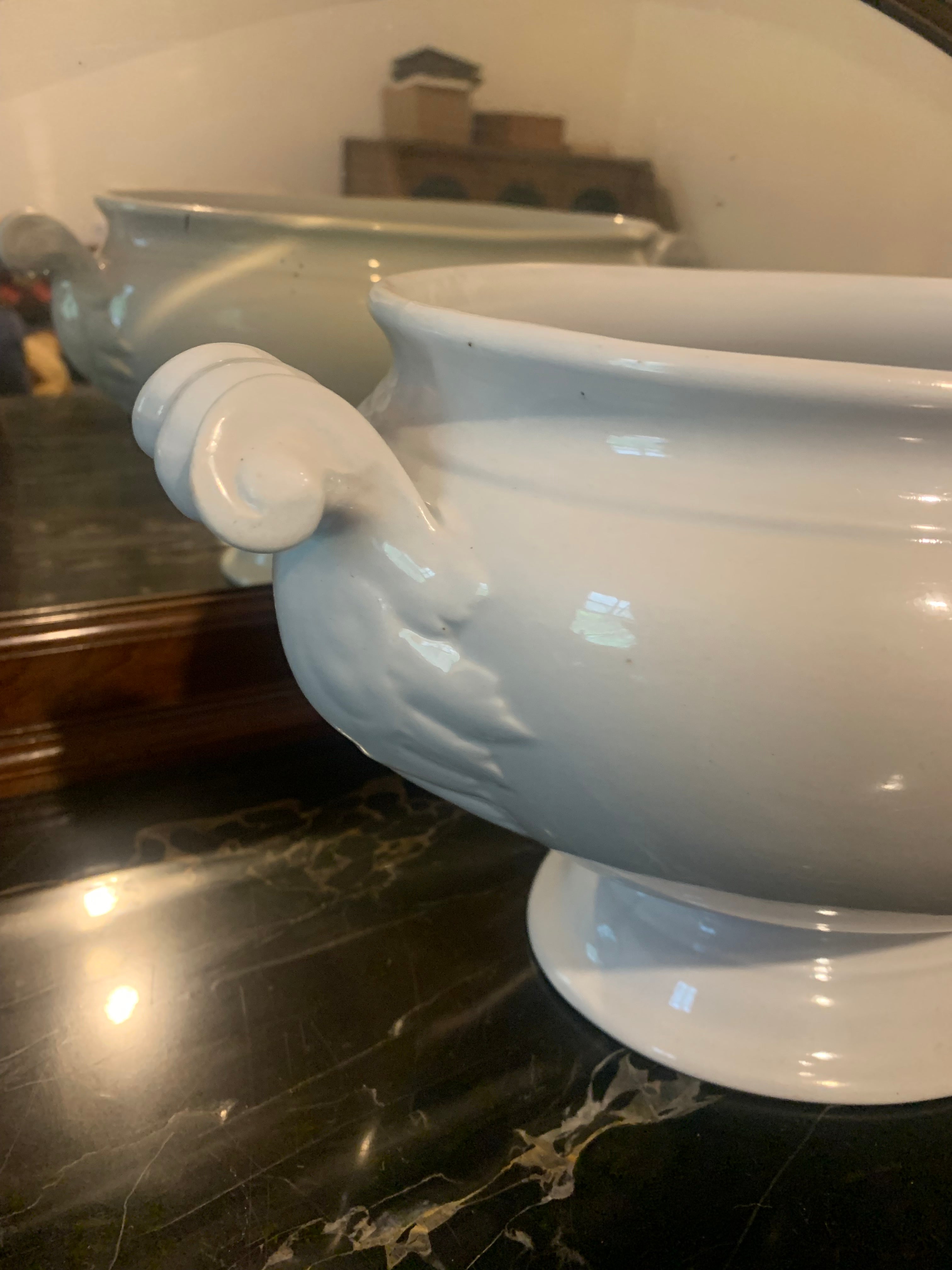 Espetacular Centro de mesa / Vaso oval Inglês em porcelana branca 