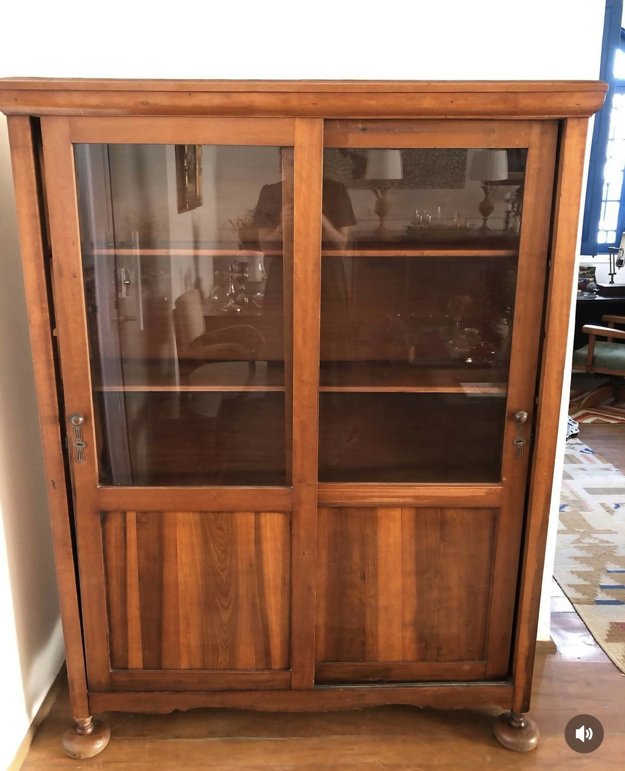 Armário / Livreiro com vidro e portas de correr