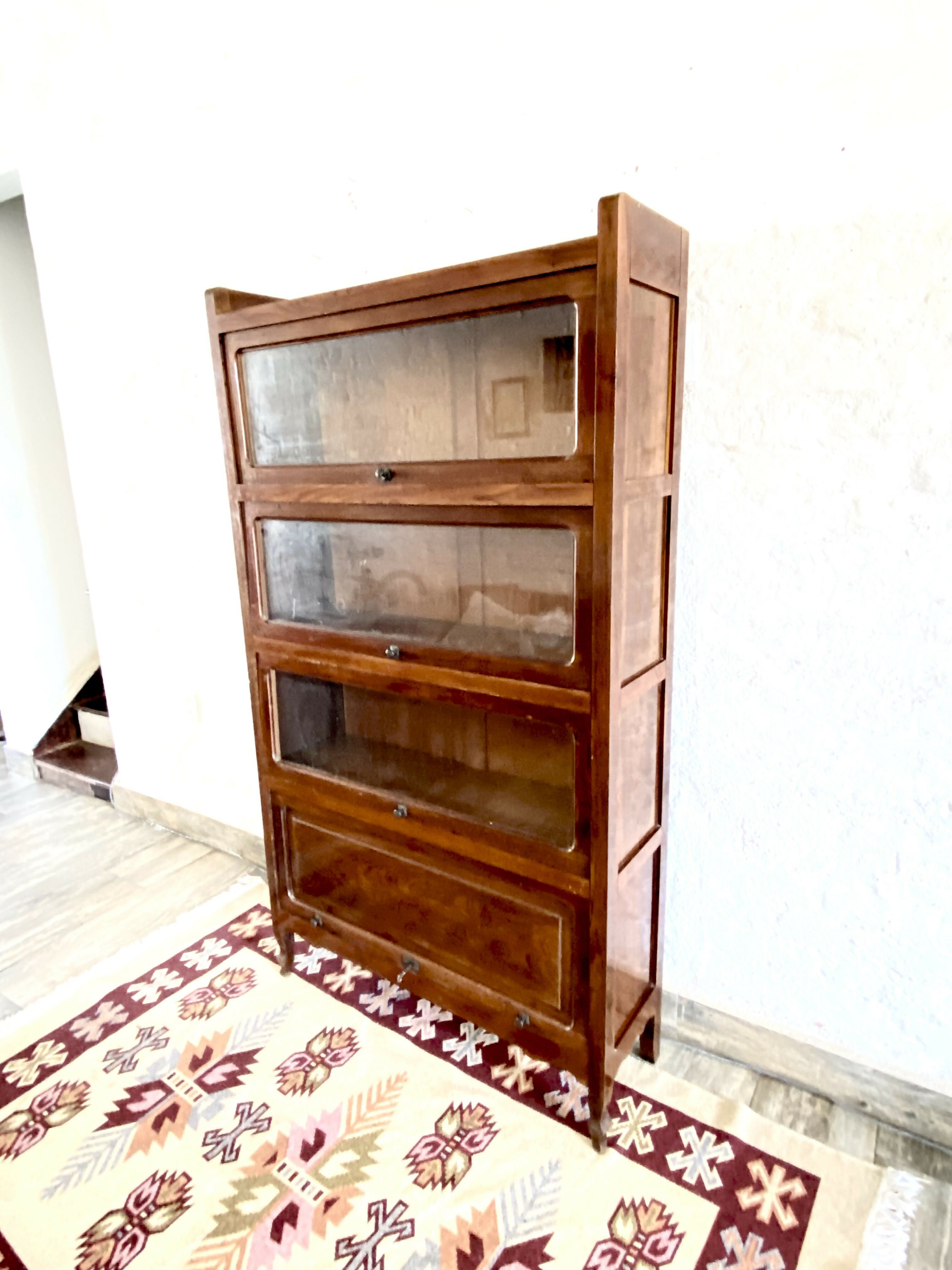 Livreiro basculante
