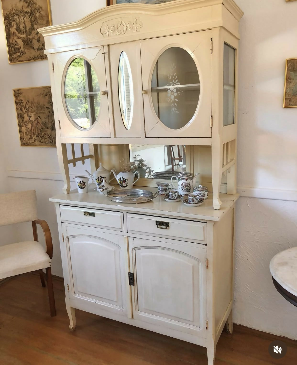 Armário / Louceiro (guarda-louça) branco