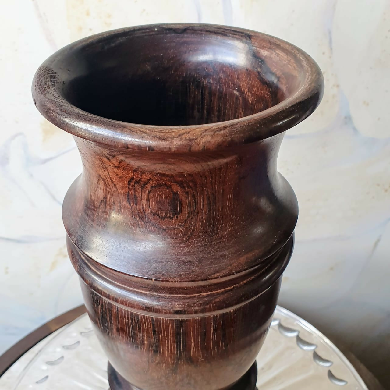 Grande e incrível vaso em jacarandá maciço. Peça original anos 50. Impecável!