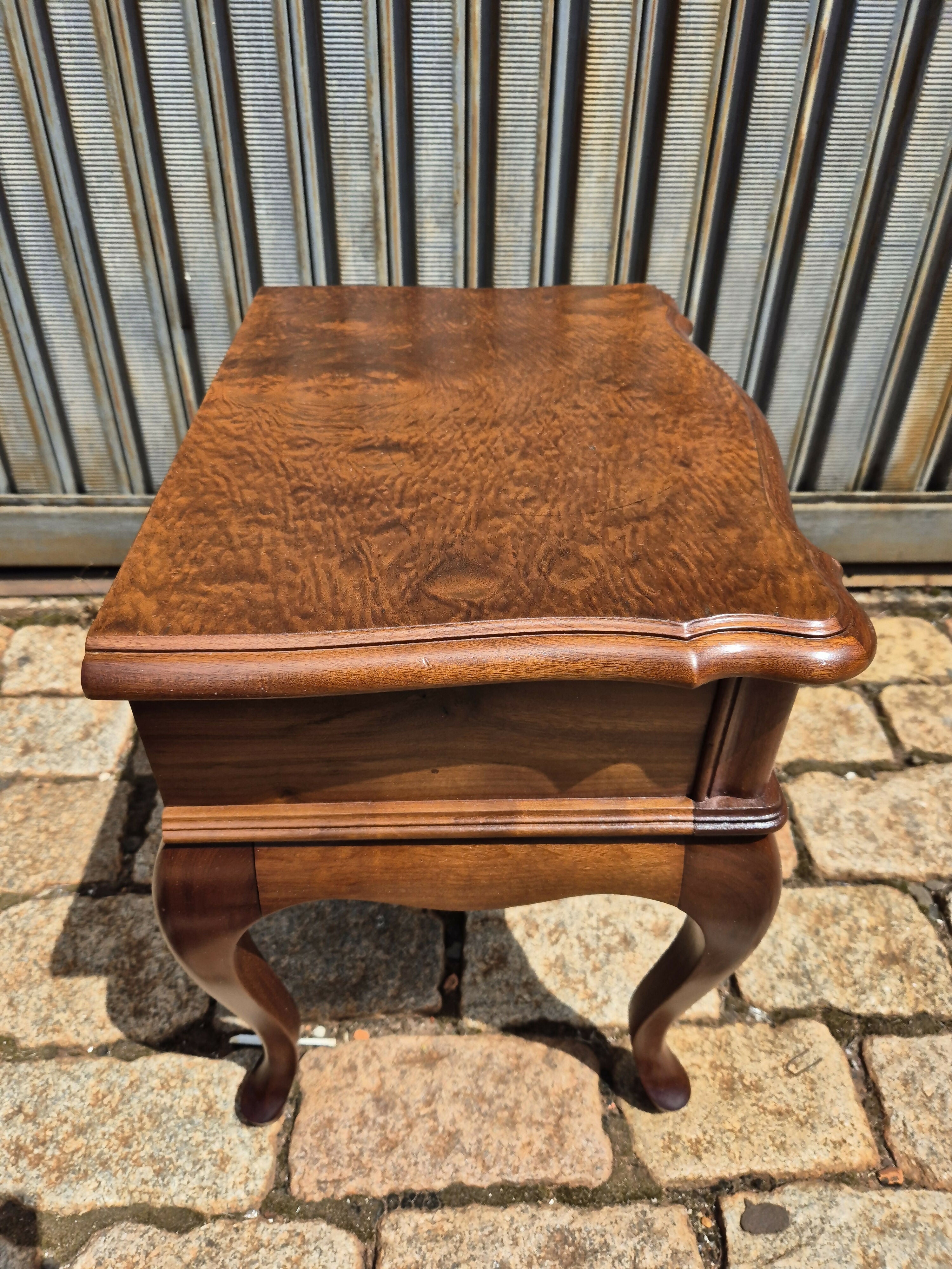 Móvel de cabeceira / criado Provençal