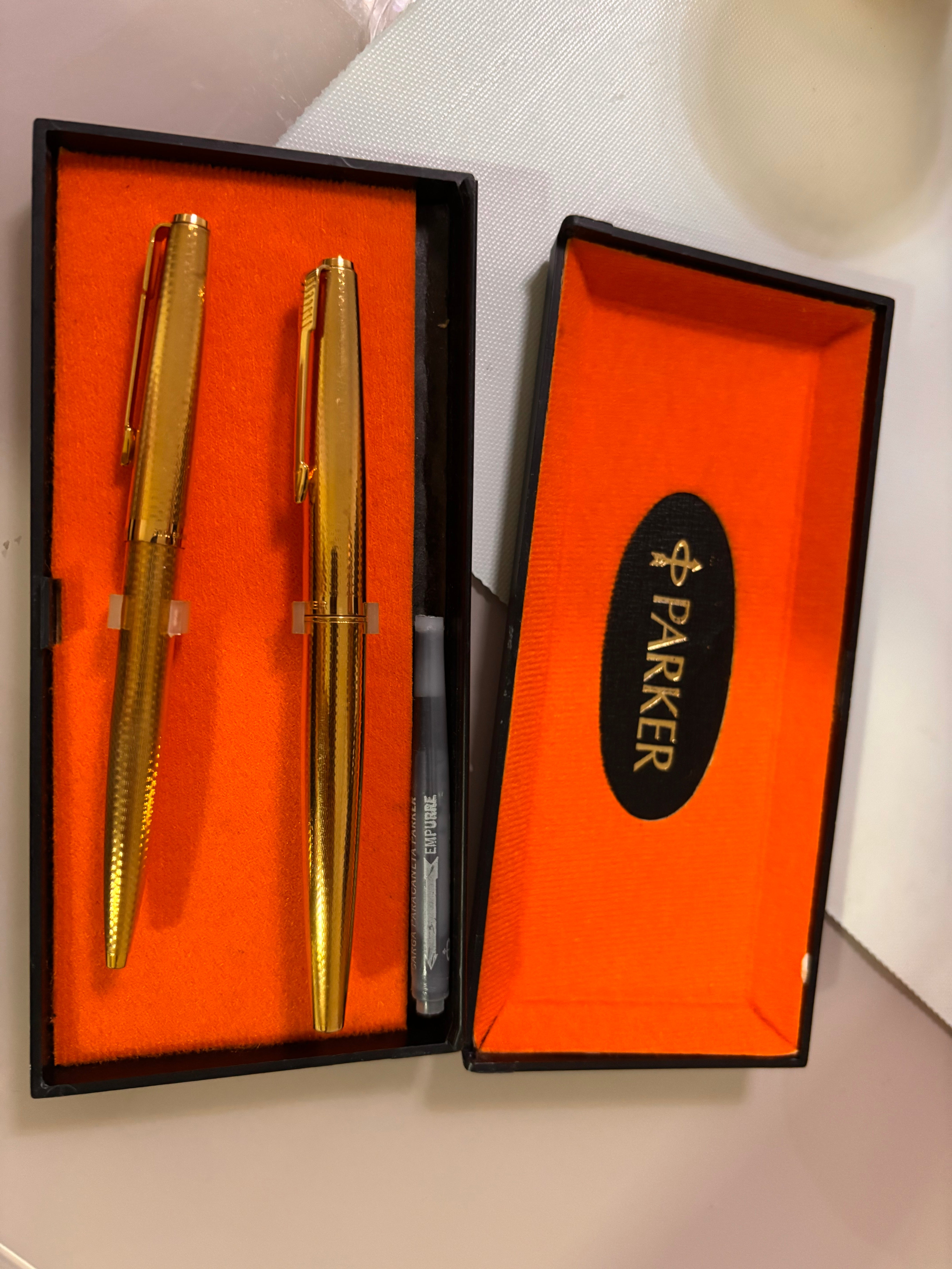 Conjunto Vintage Parker 75 Insignia Ouro - Tinteiro E Esferográfica Com Estojo