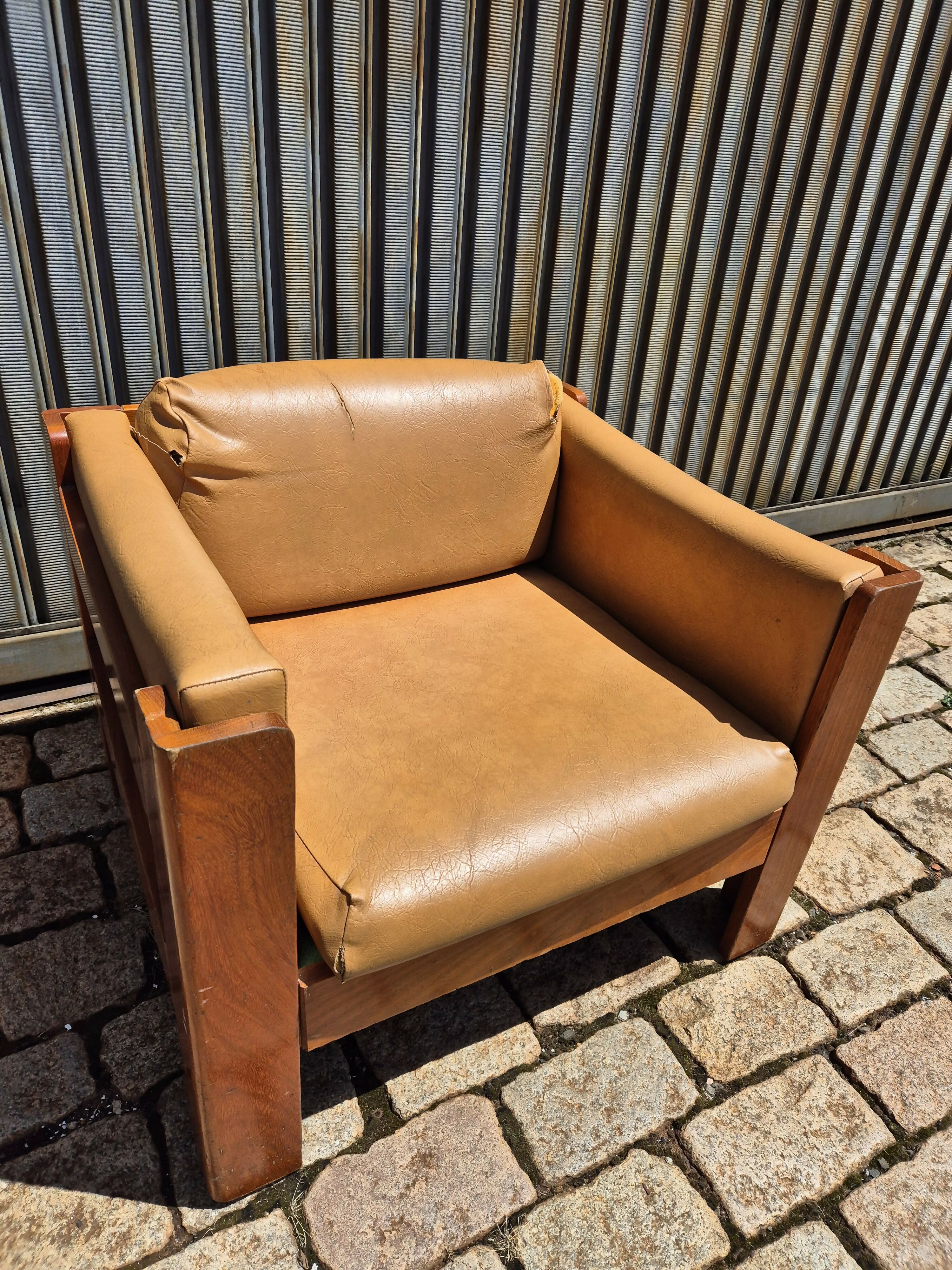 Poltrona Modernista em Freijó - anos 70