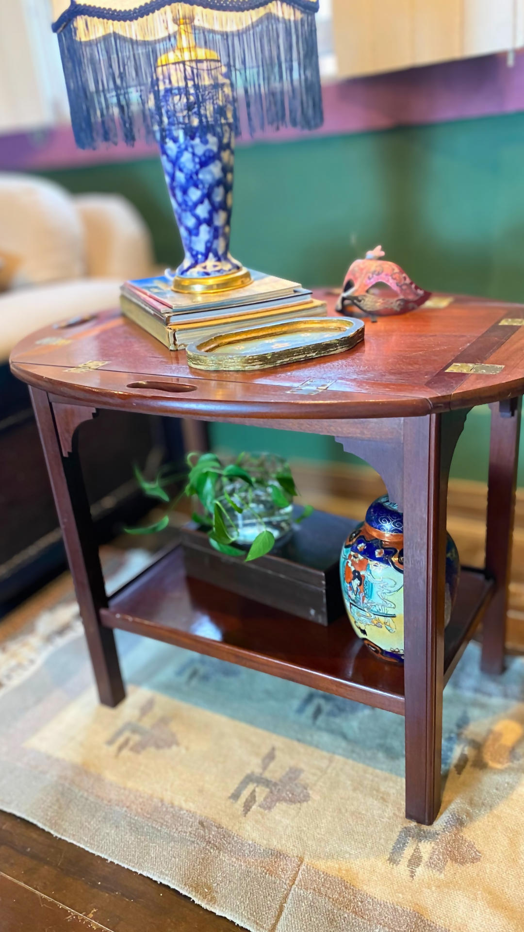 Mesinha lateral Bandeja em madeira e latão