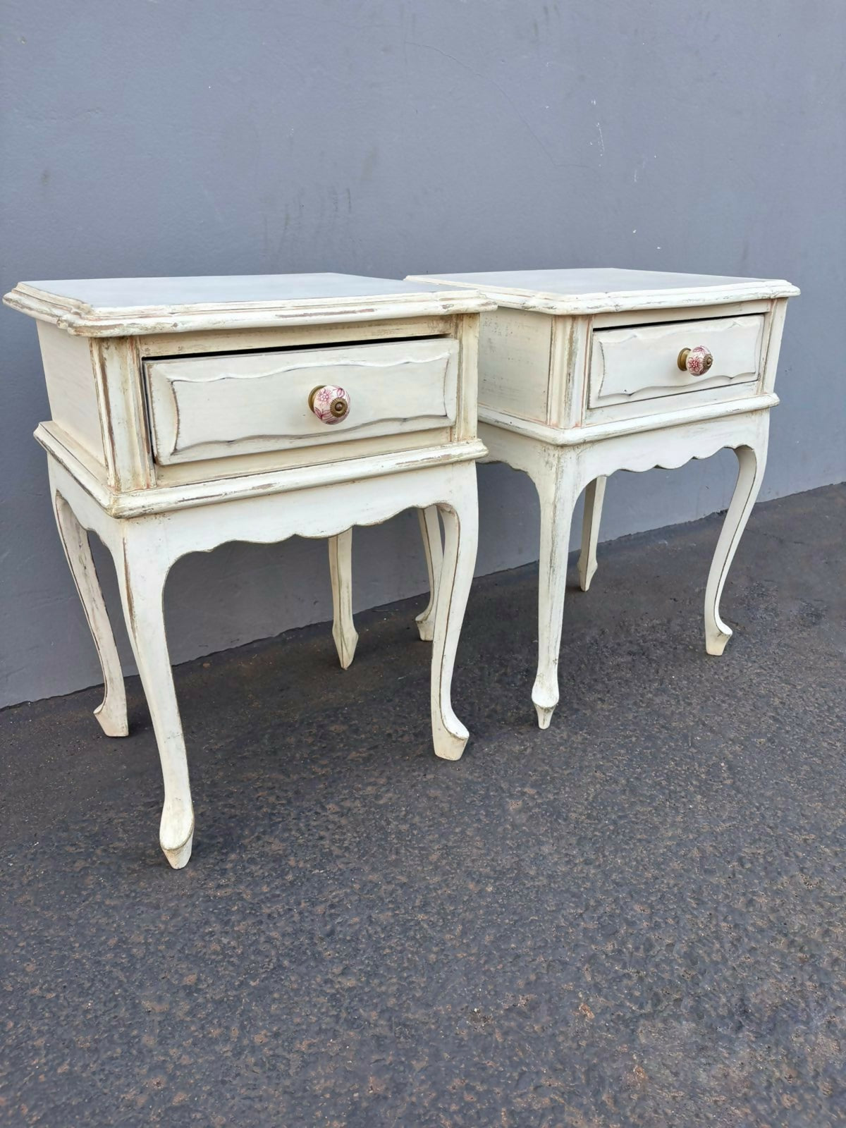 Conjunto Mesa de Cabeceira + Penteadeira Vanité Louis XV