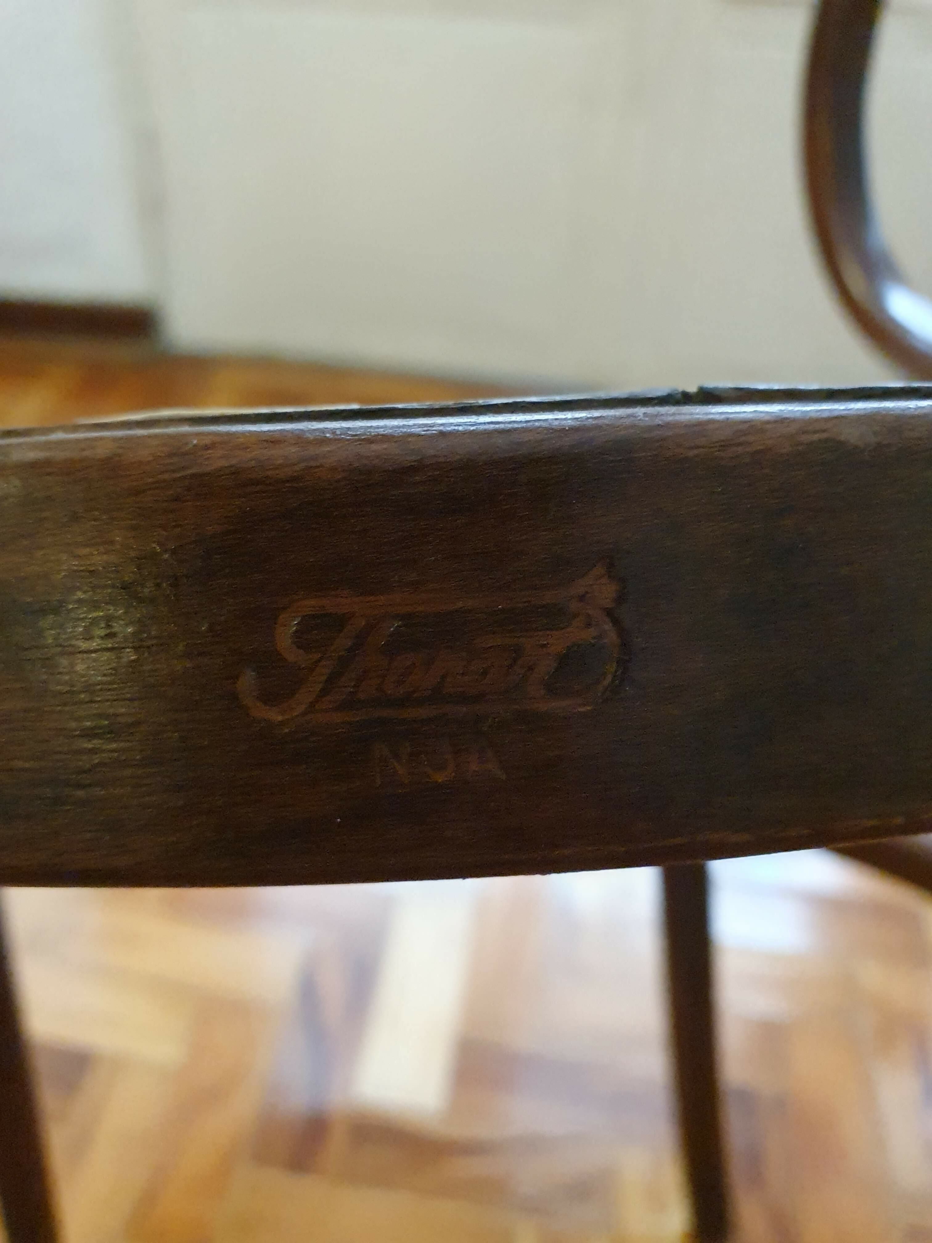 DUAS CADEIRAS THONET MODELO PANAMÁ COM BRAÇOS (valor unitário)