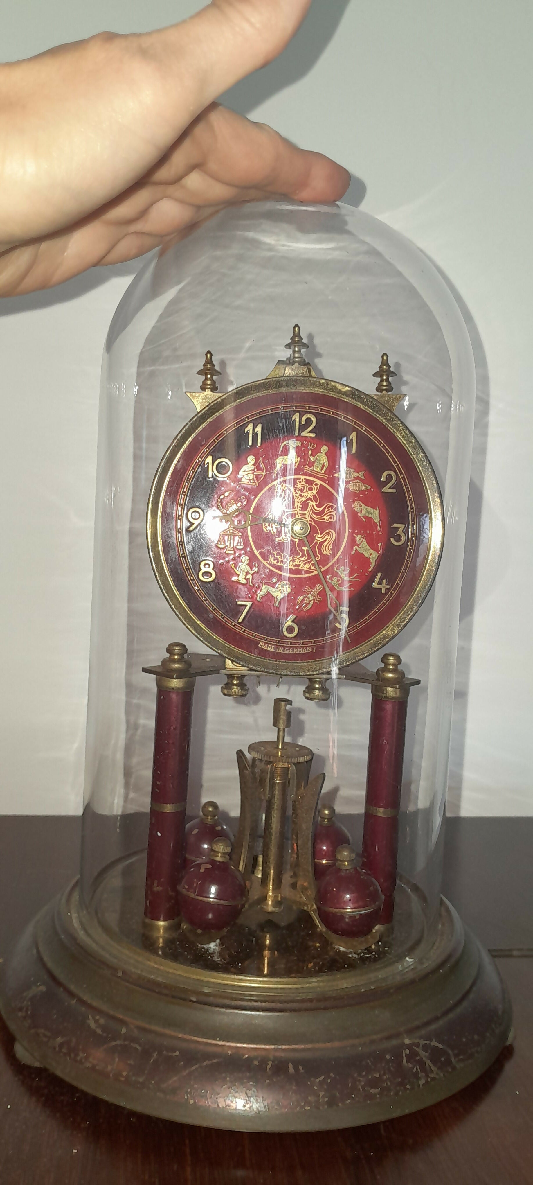 Relógio centenário de mesa