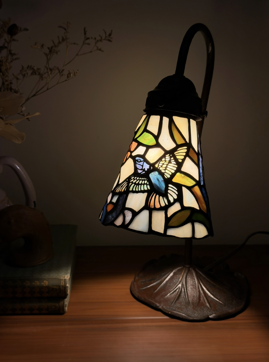 Luminária Estilo Tiffany em Pasta de Vidro Colorido Artesanal Luminária Estilo Tiffany em Pasta de Vidro Colorido Artesanal