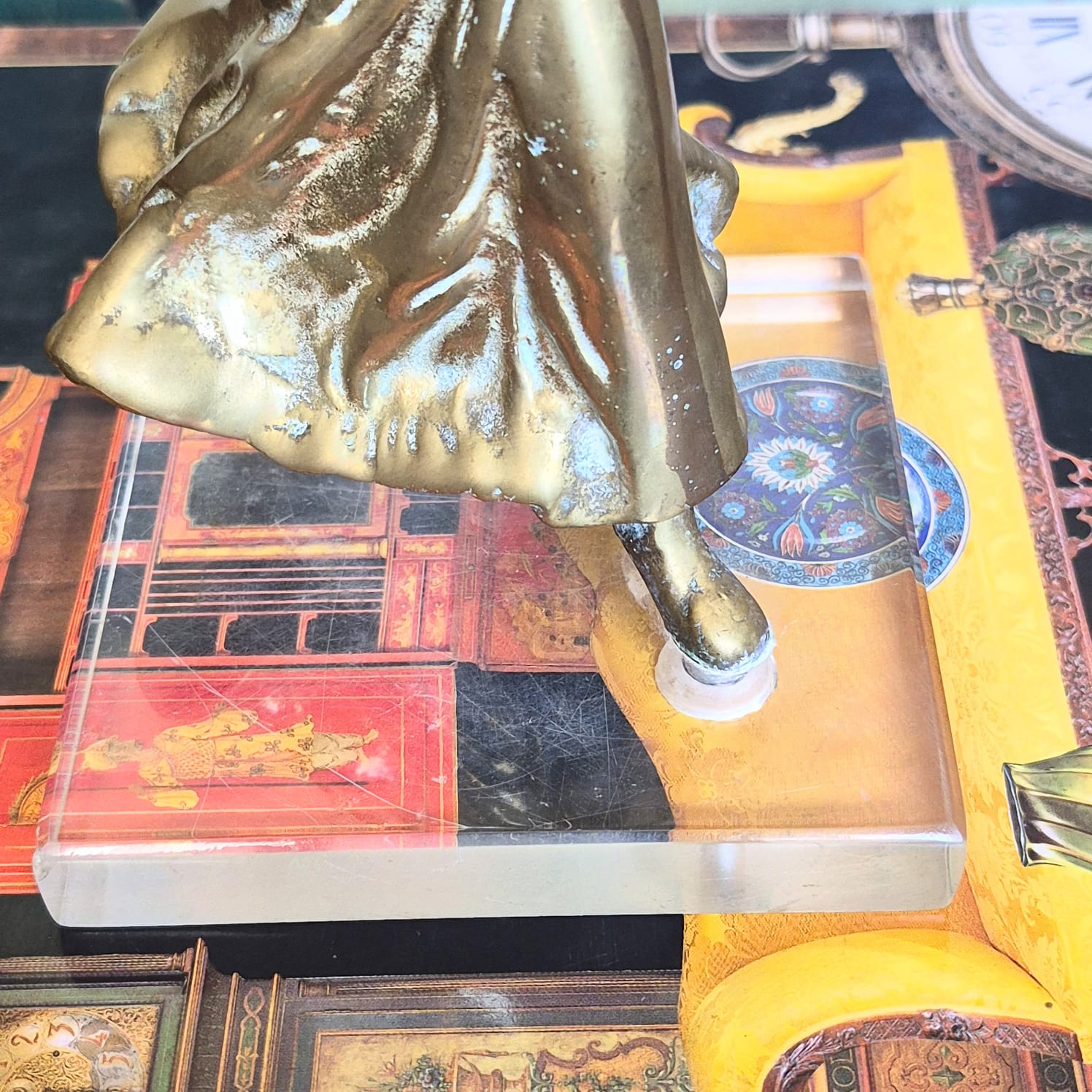 Escultura em bronze maciço representando bailarina,  mulher dançando 💃,  com base em acrílico.  Efeito decorativo incrível!