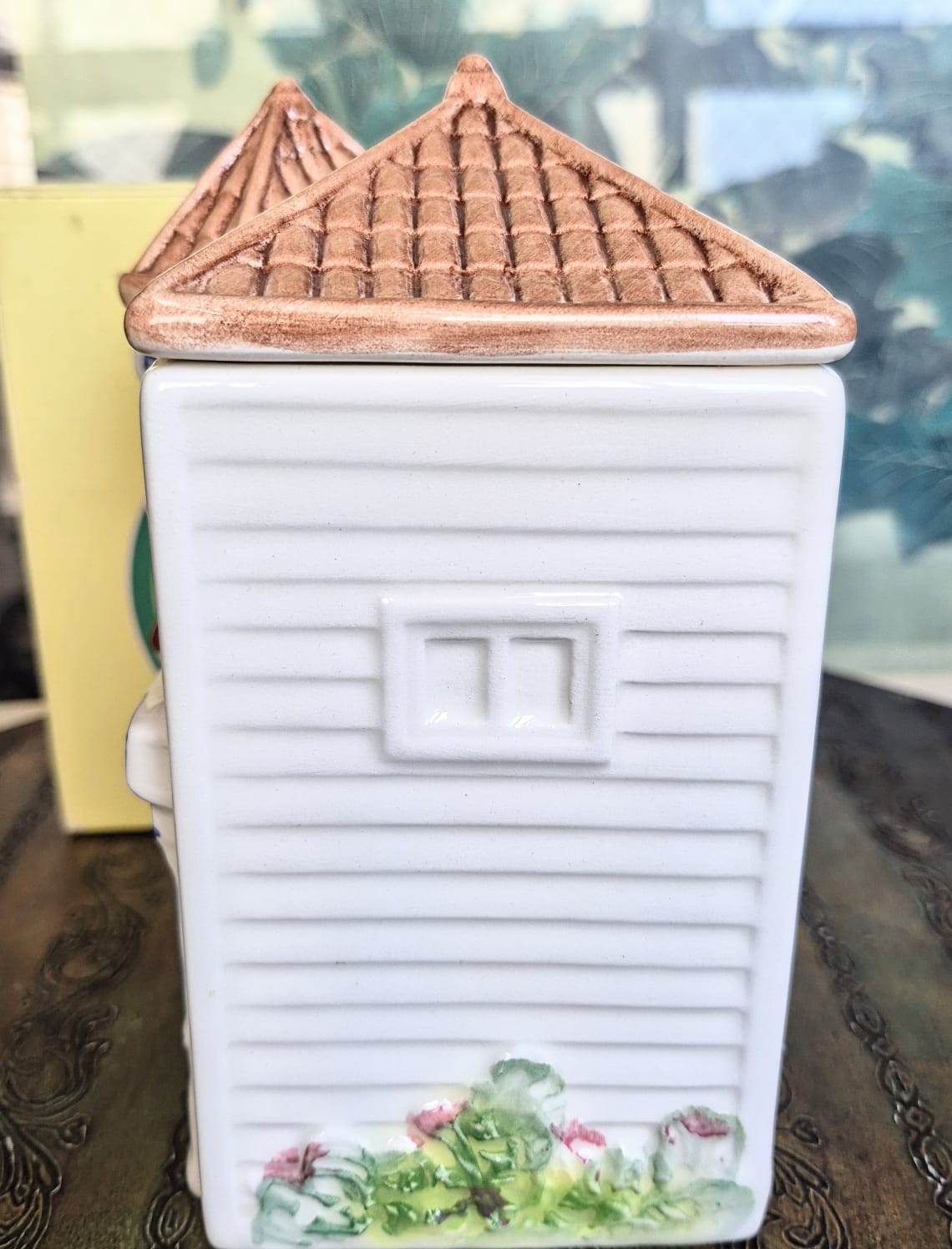  Biscoiteira em cerâmica vintage Weiss feita para a Avon Collection em forma de casinha. Está impecável,  na caixa.