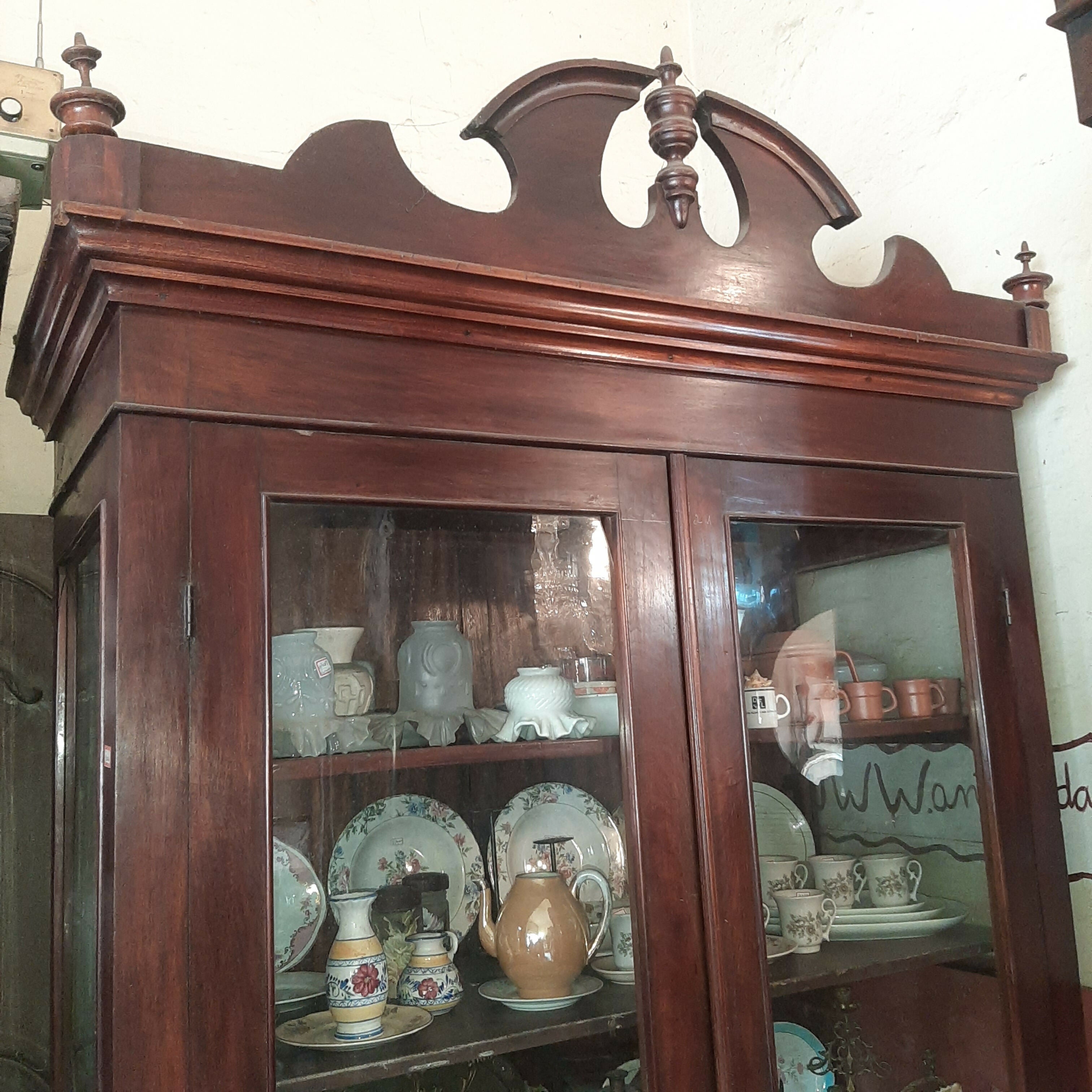 Antiga Cristaleira Louceiro