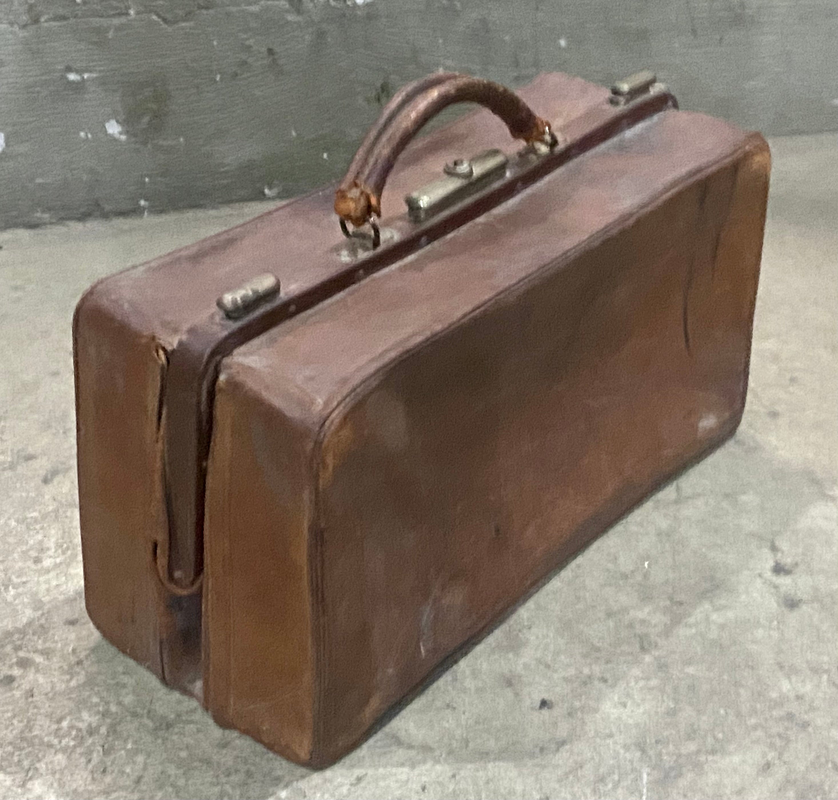 Maleta antiga de médico em couro natural marrom