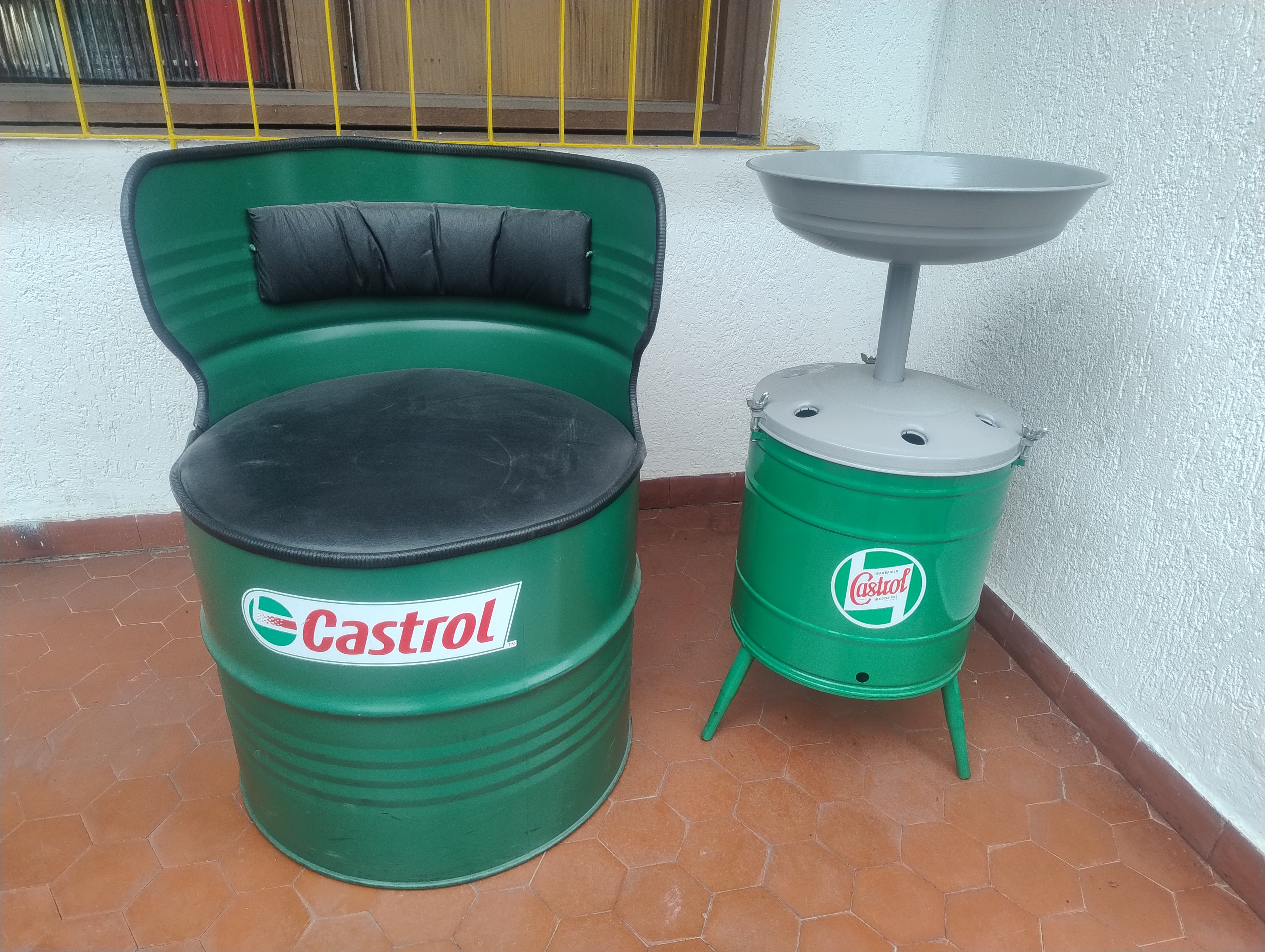 Poltrona Castrol Tambor com Pingadeira