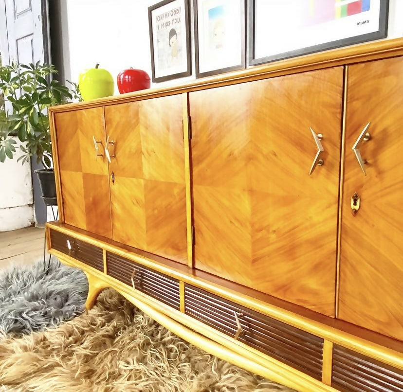 Buffet anos 50 em caviuna