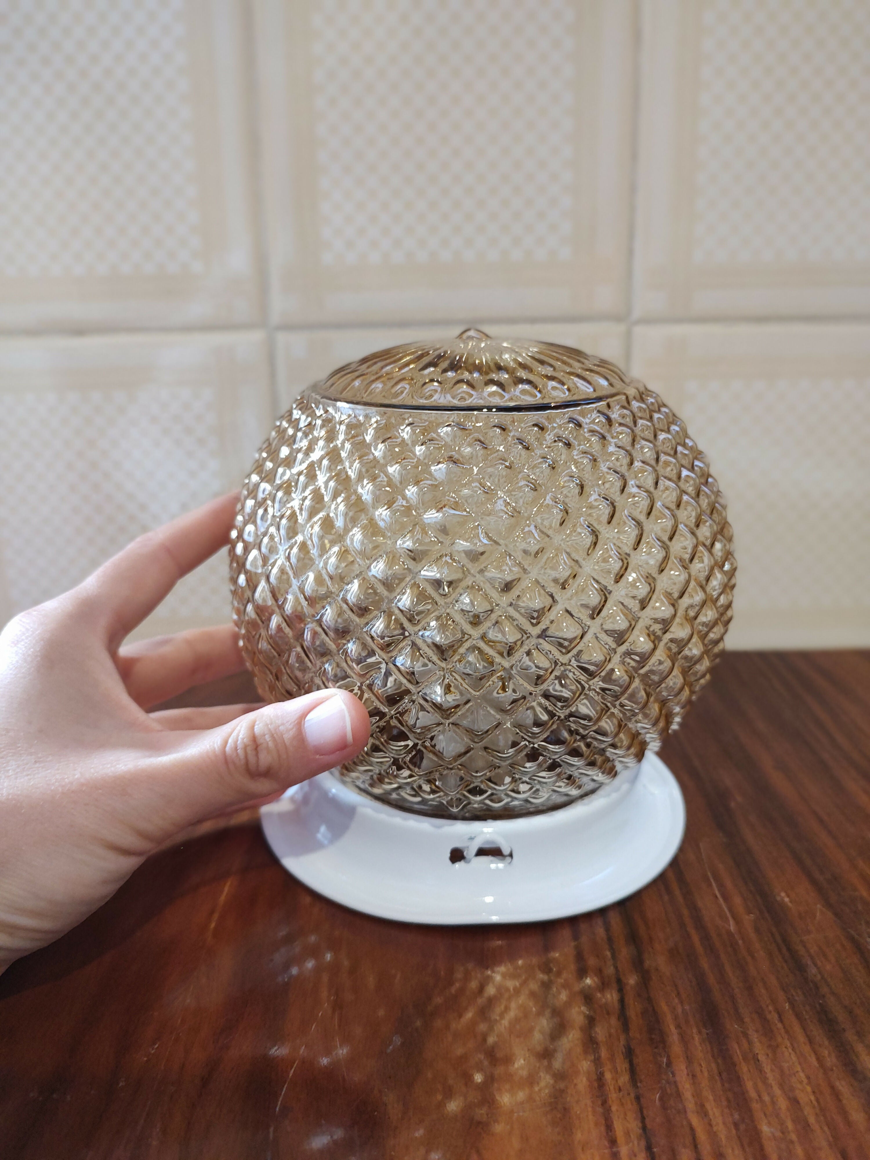 Rara Cúpula / Lustre / Luminária Bola em vidro âmbar texturizado com bocal e plafon novos (valor unitário)