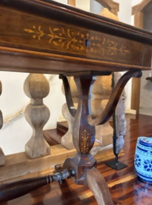 Mesa Escrivaninha em Jacarandá com Marchetaria