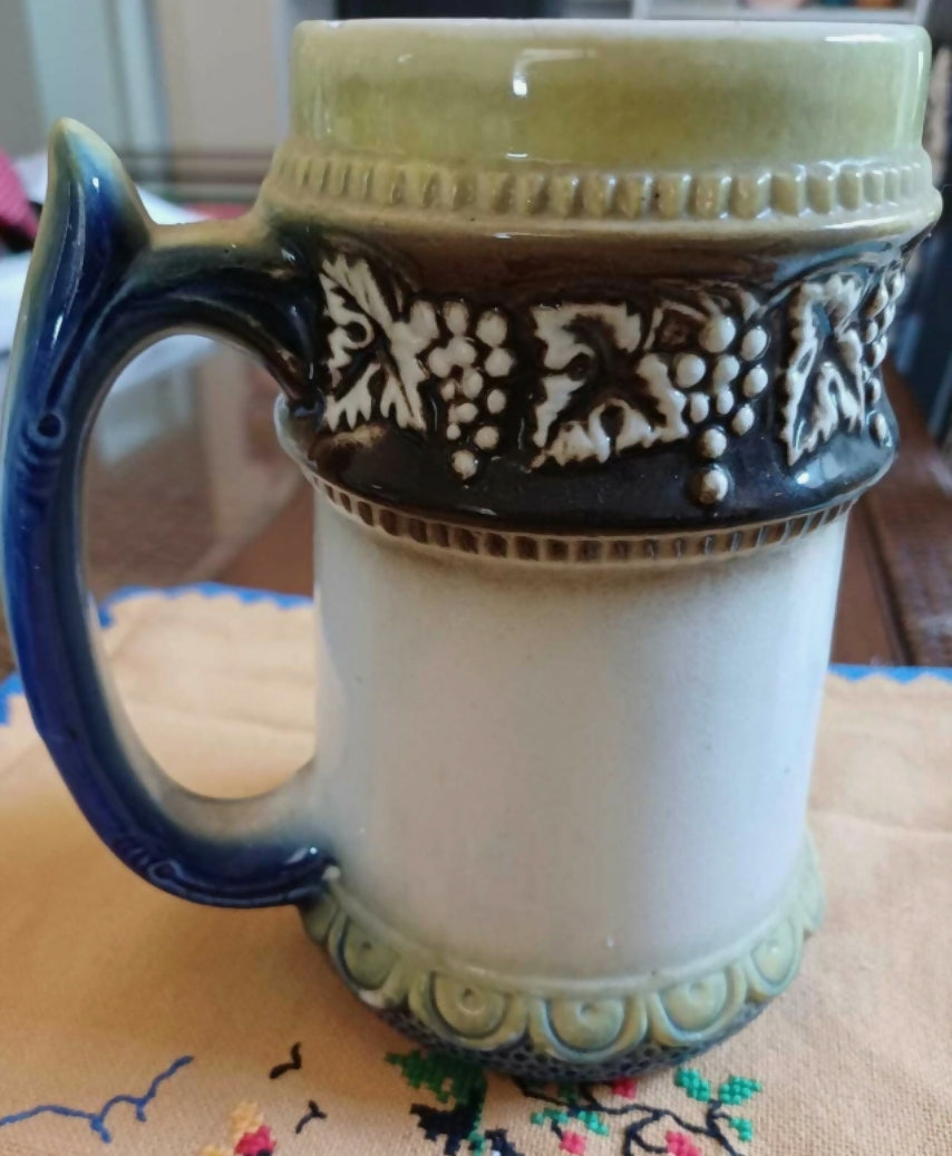 CANECA DE CHOPP ANTIGA - UVA