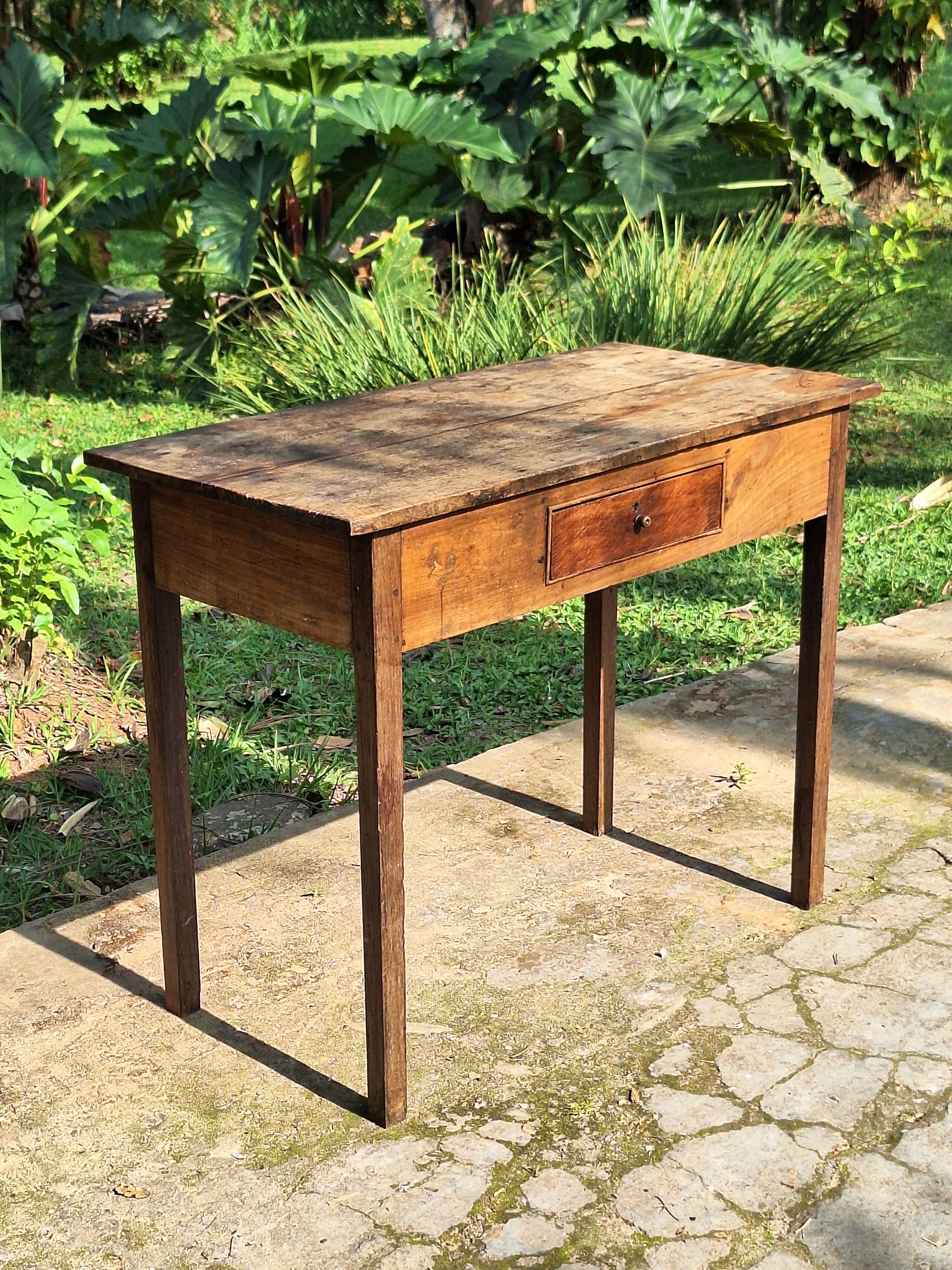 Mesa Antiga com Gaveta em Madeira Maciça Garimpo Mineiro