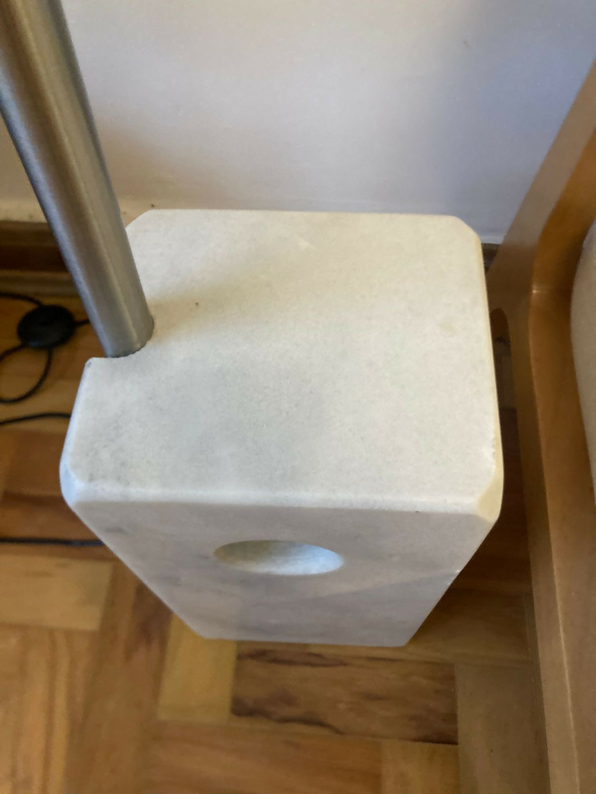 Luminária Phoenix – Rivatti Arc Lamp | Base em mármore