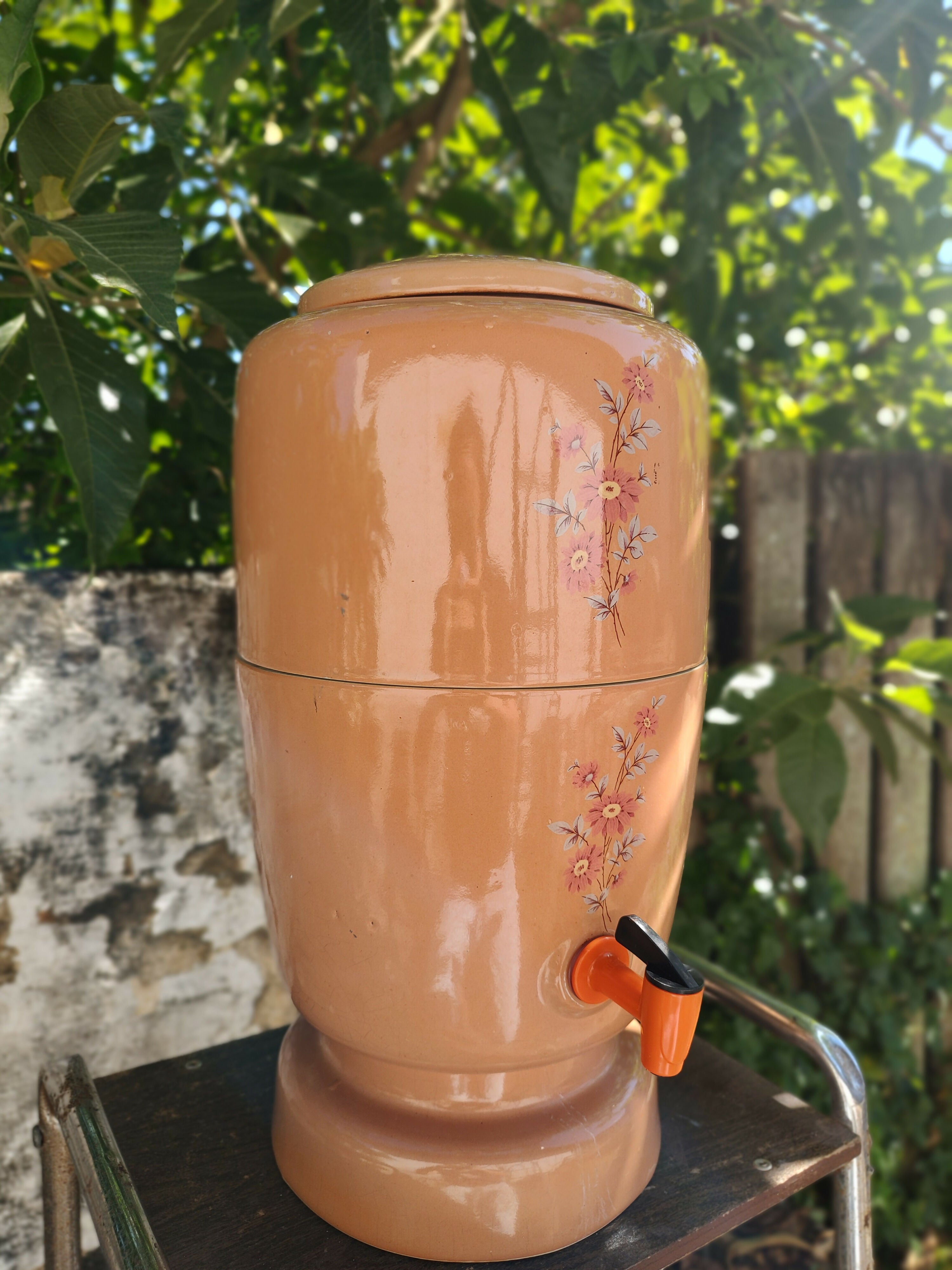 Antigo (e maravilhoso!) Filtro Pozzani em porcelana Marrom com motivos florais - funcionando direitinho!