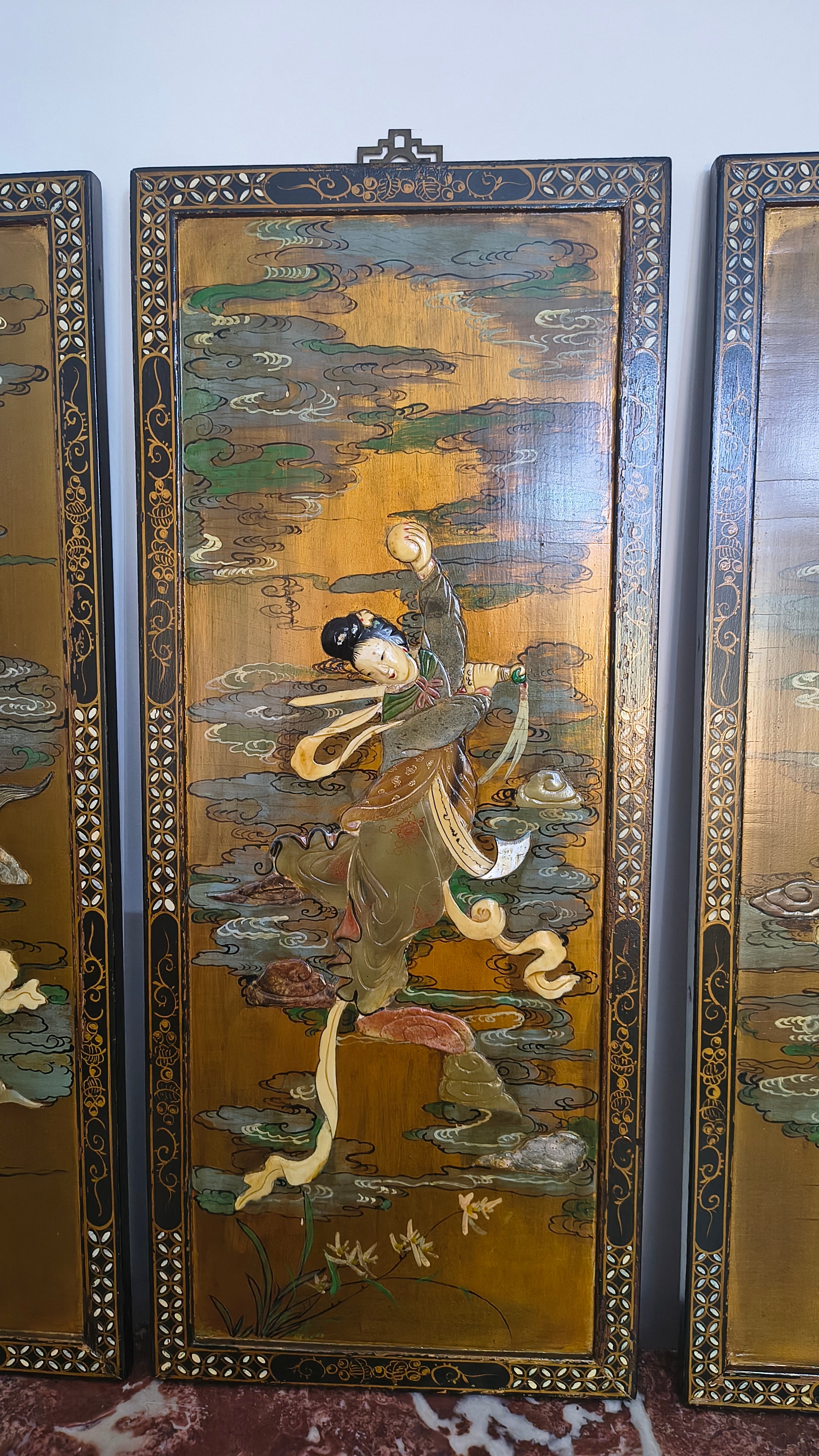 Antigo Conjunto de painéis Chinoiserie em laca negra pintada à mão 