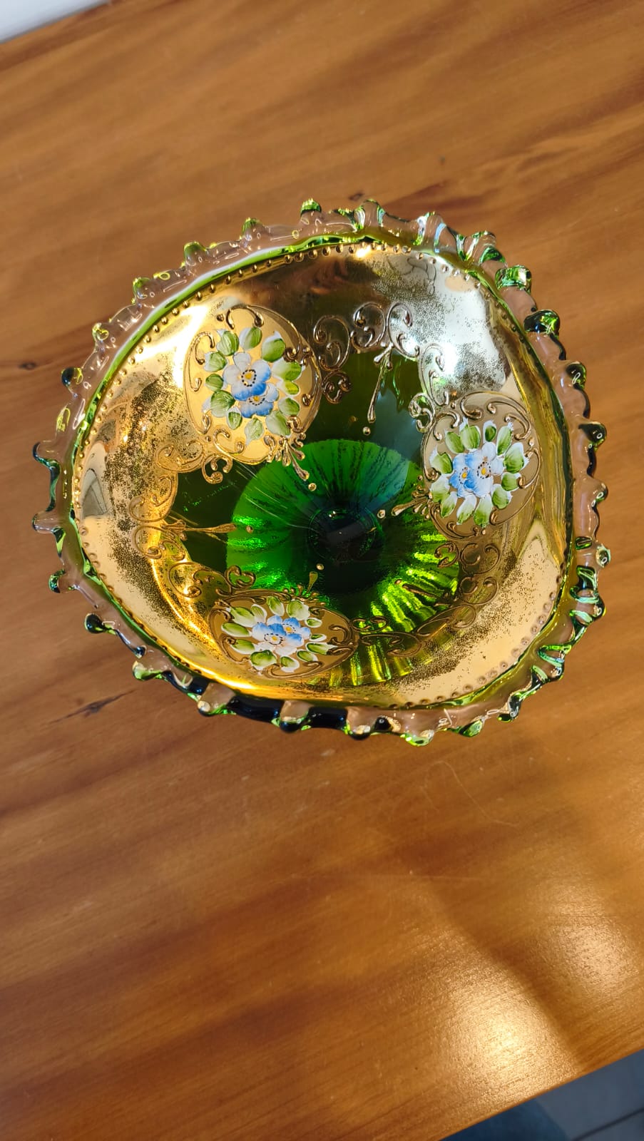 Compoteira Decorativa em Vidro Verde com Douração e Flores Esmaltadas