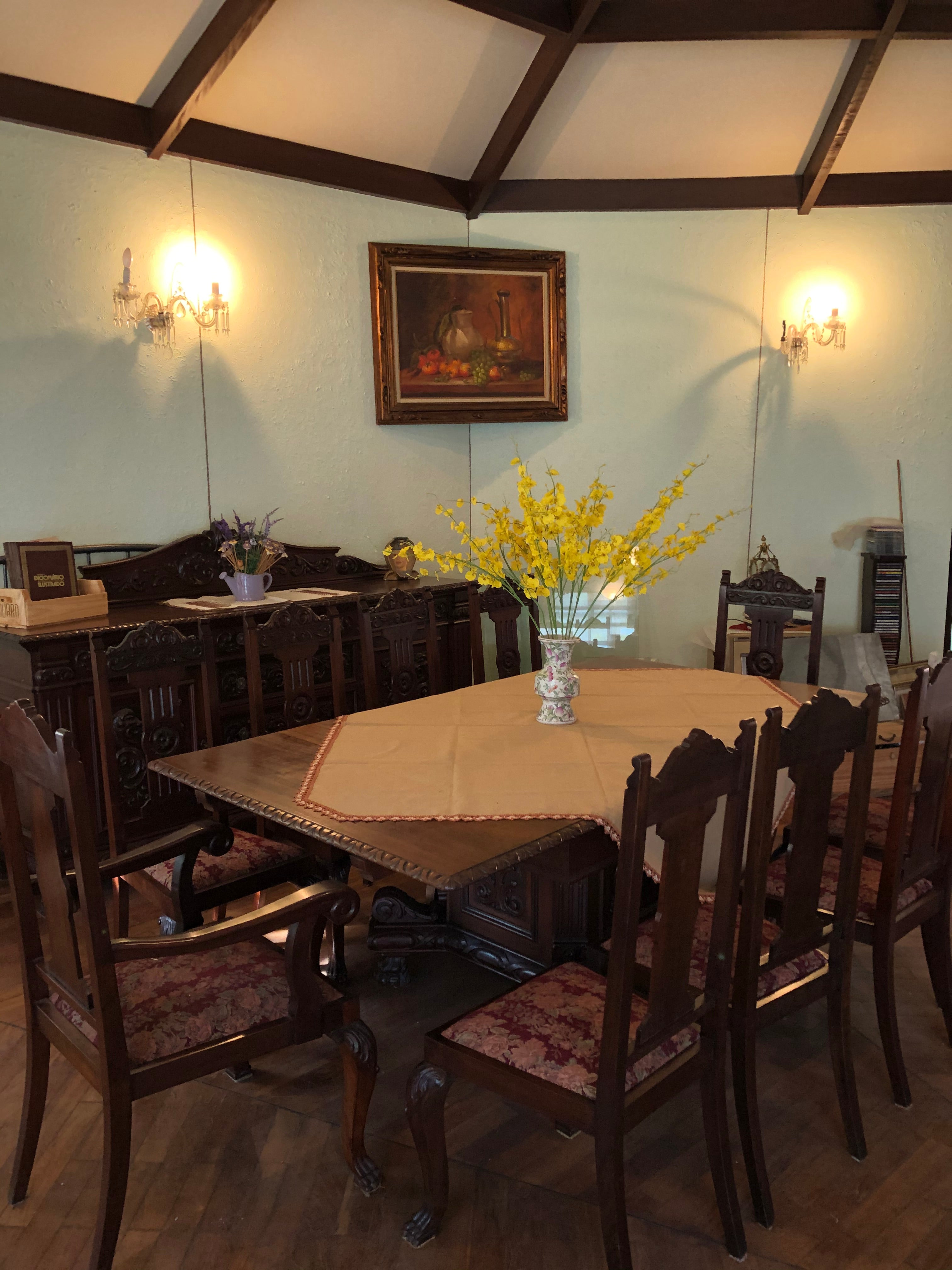 Conjunto de Mesa de Jantar com 10 cadeiras &amp; Buffet em madeira maciça 
