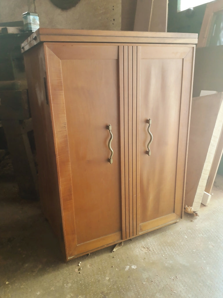 Máquina de Costura Antiga Singer 660C – Clássica, Forte e Funcional