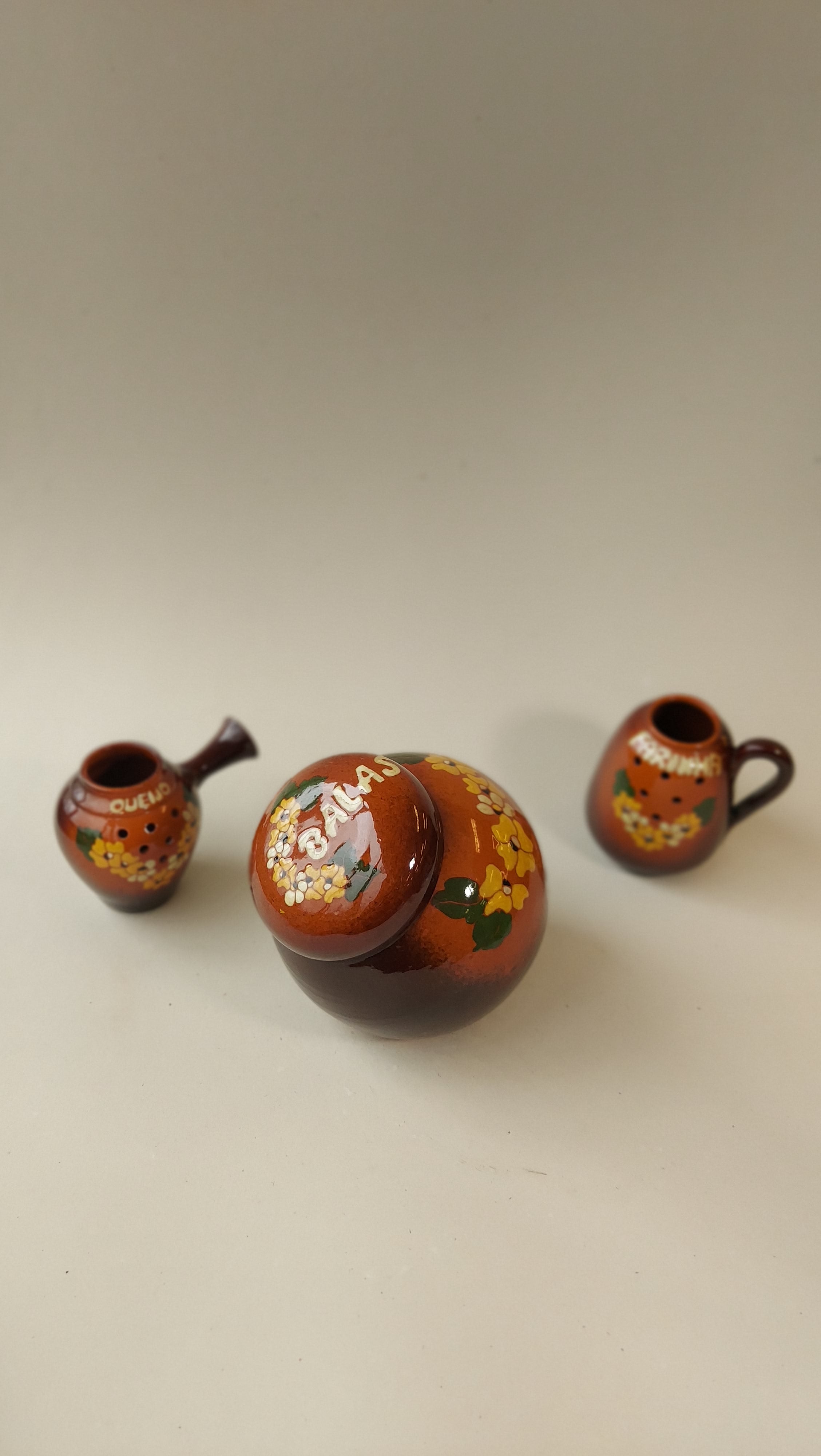 Set with 3 enamelled ceramic pieces