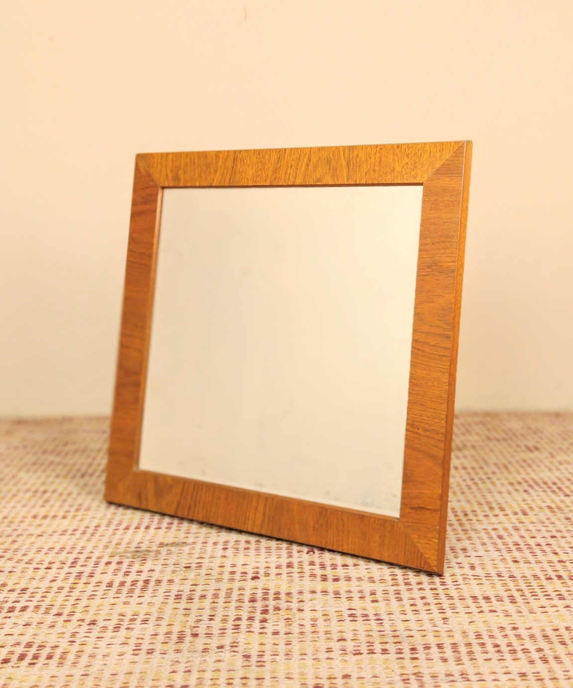 Espelho bisotado quadrado anos 80 em cerejeira (70cm X 70cm)