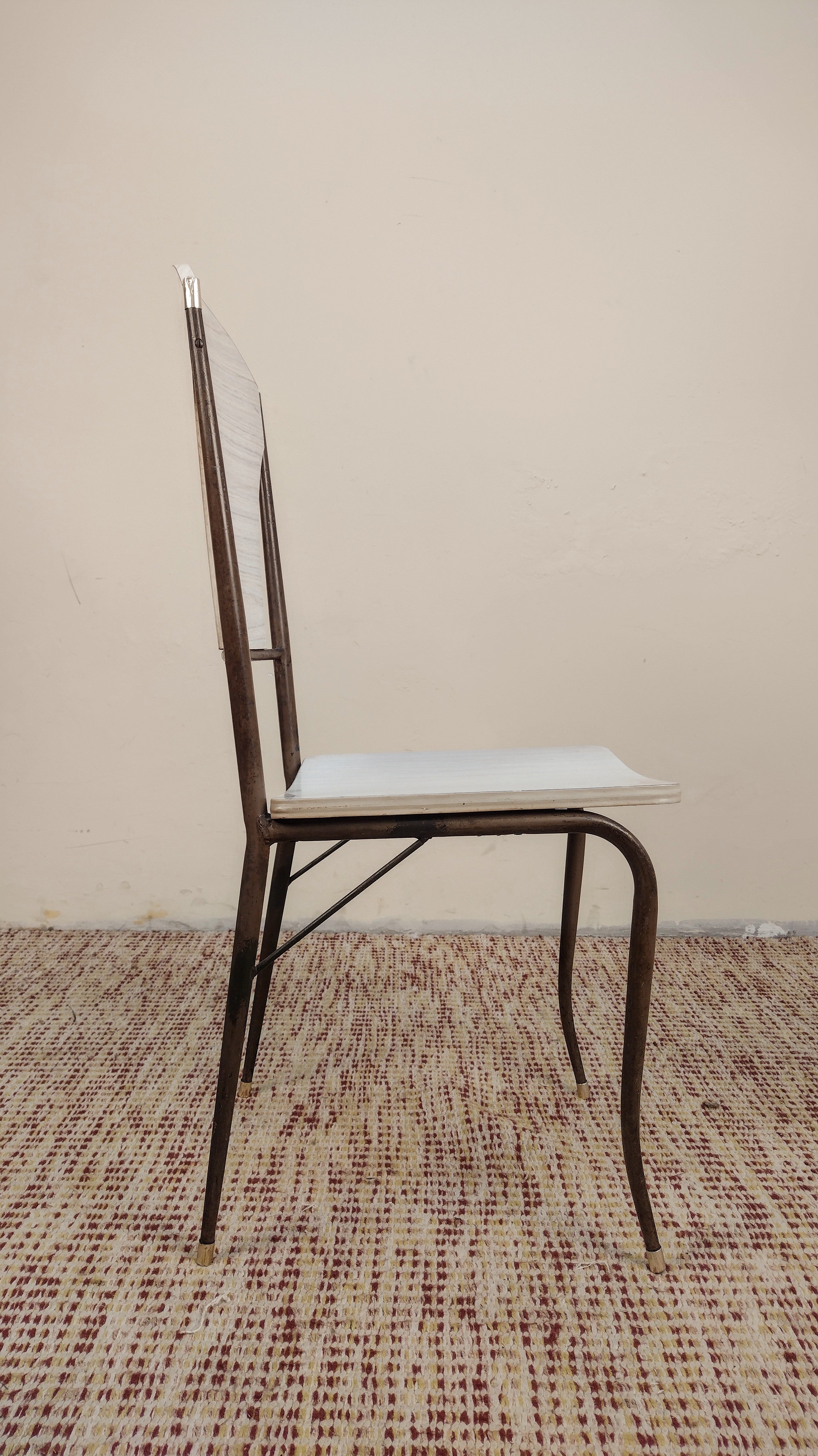 Cadeira anos 60 em Ferro e Fórmica