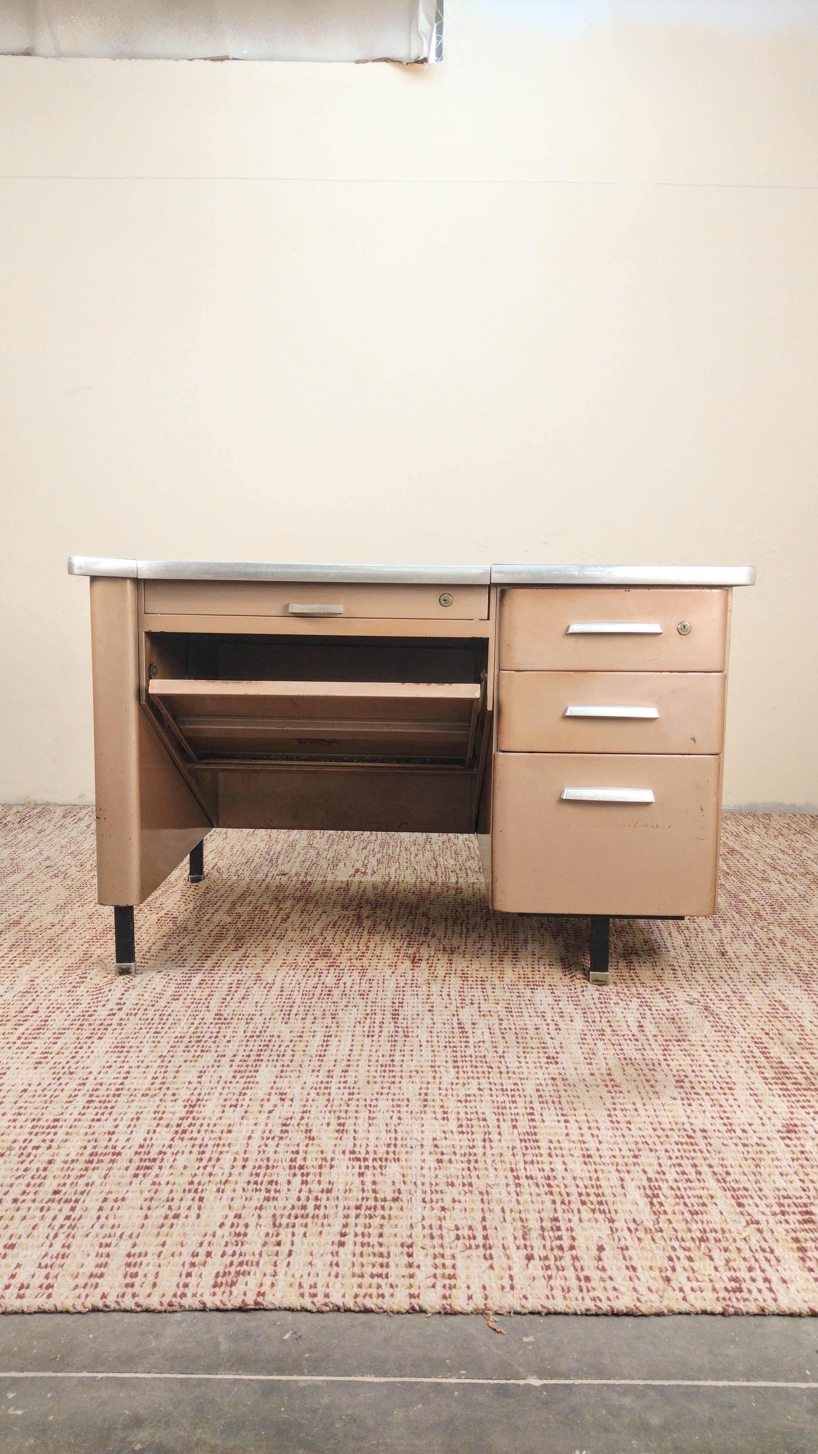 INDEFINITE USE industrial steel desk from the 1970s (L- 120cm)