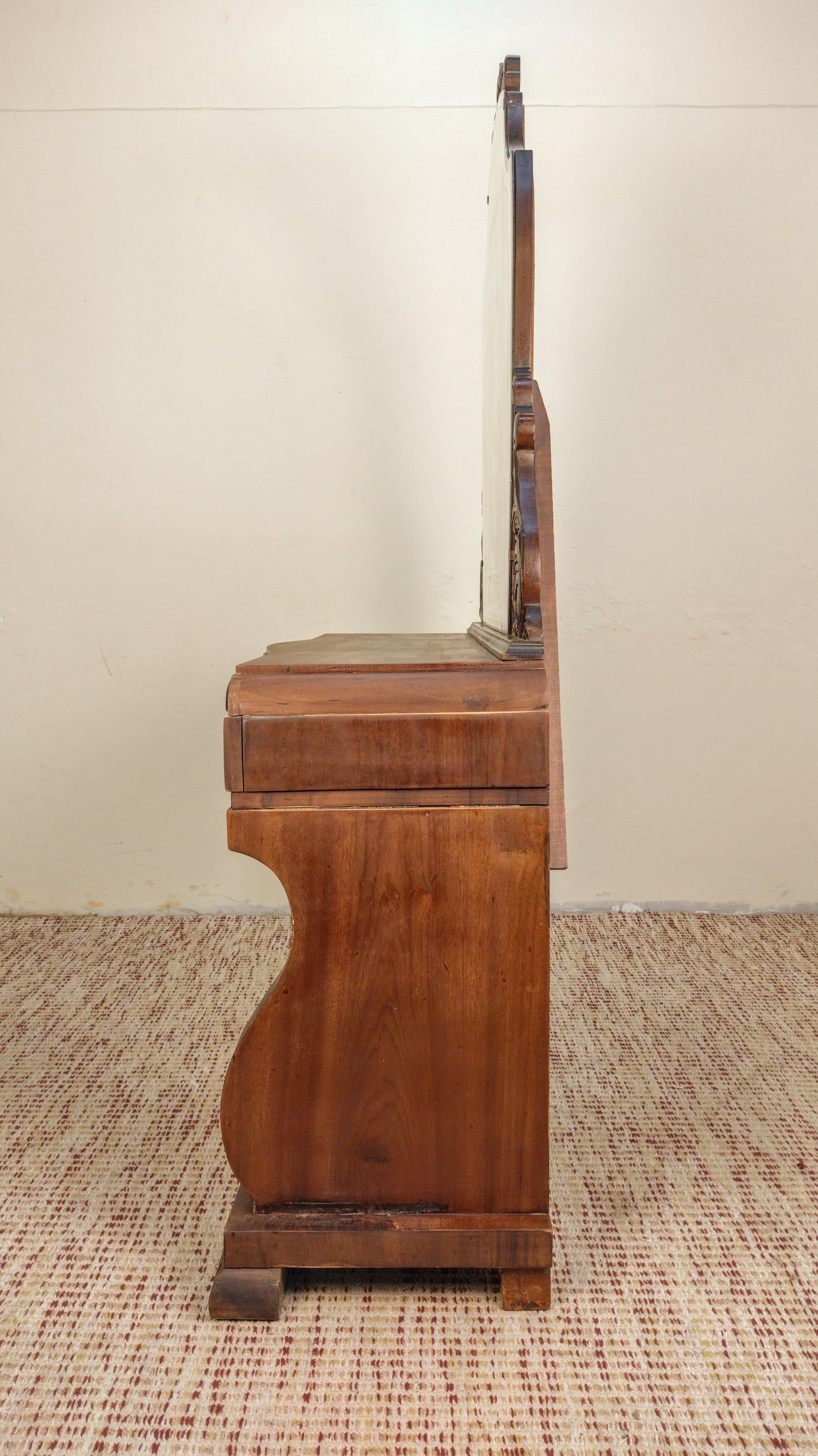 Dressing table from the 1940s in carved Imbuia (L- 132cm)