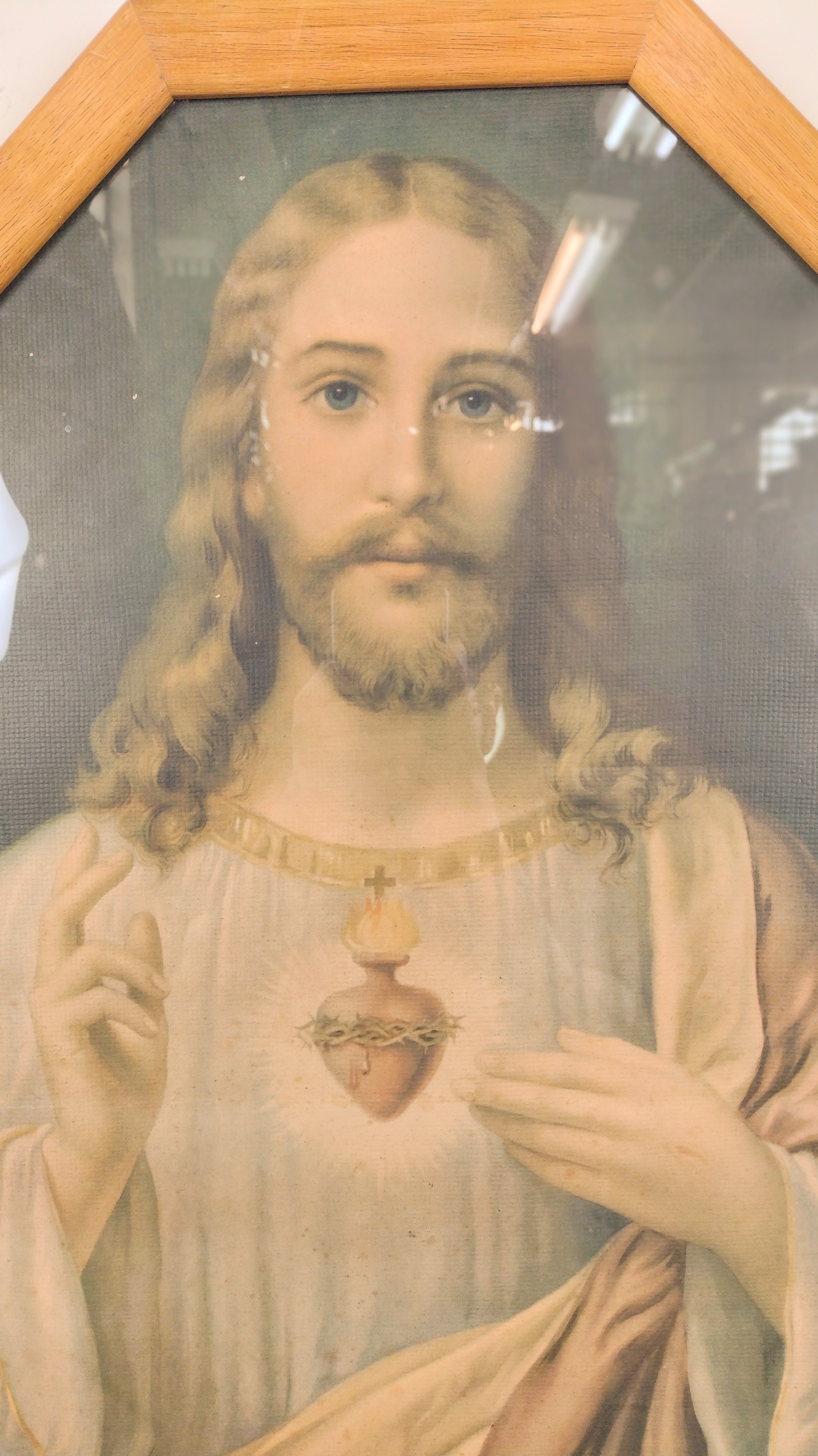 Quadro antigo &quot;Jesus Cristo&quot; em madeira clara (66cm X 51cm)