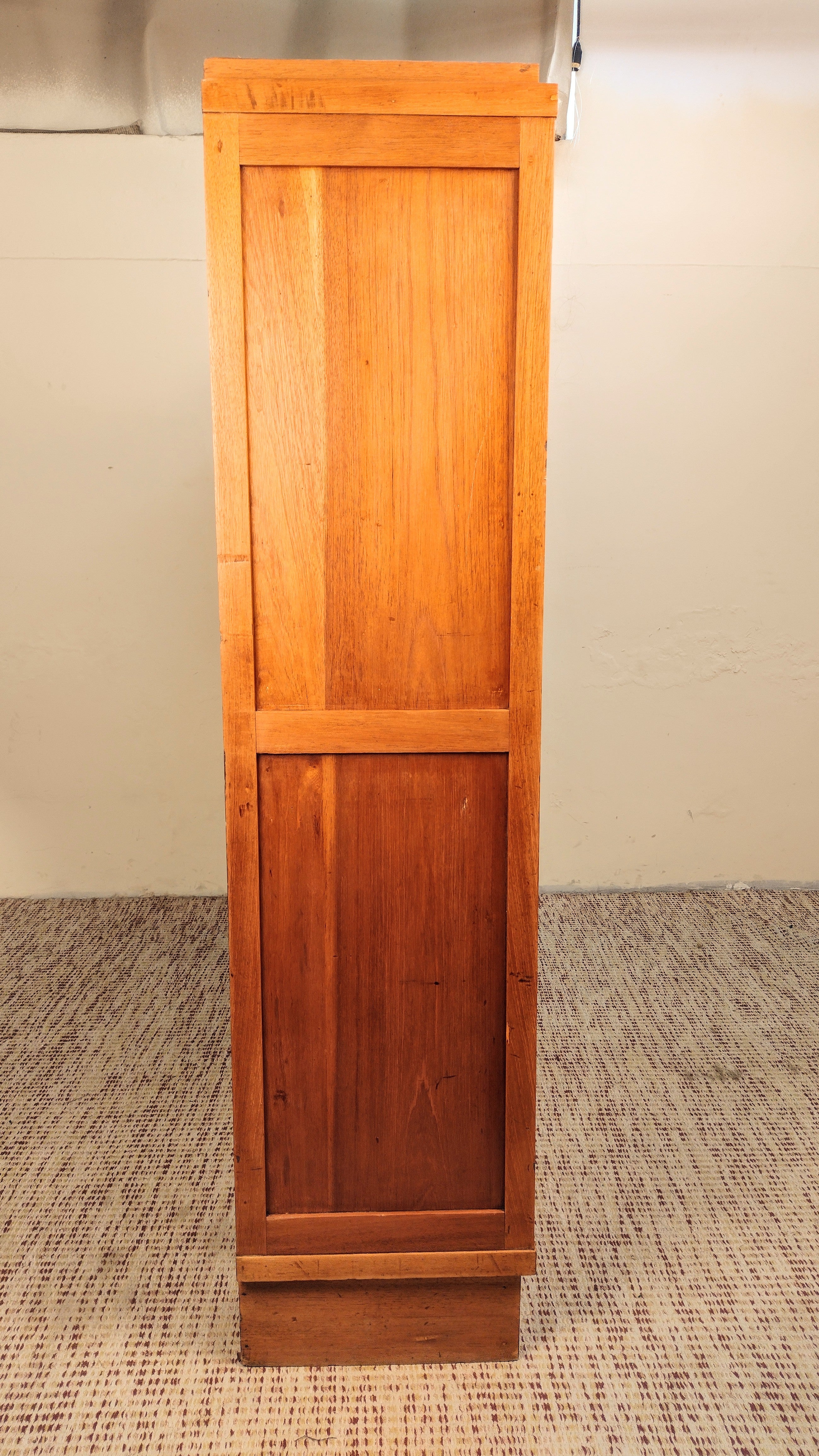 Armário anos 50 da CPTM em madeira clara maciça (L- 191cm)